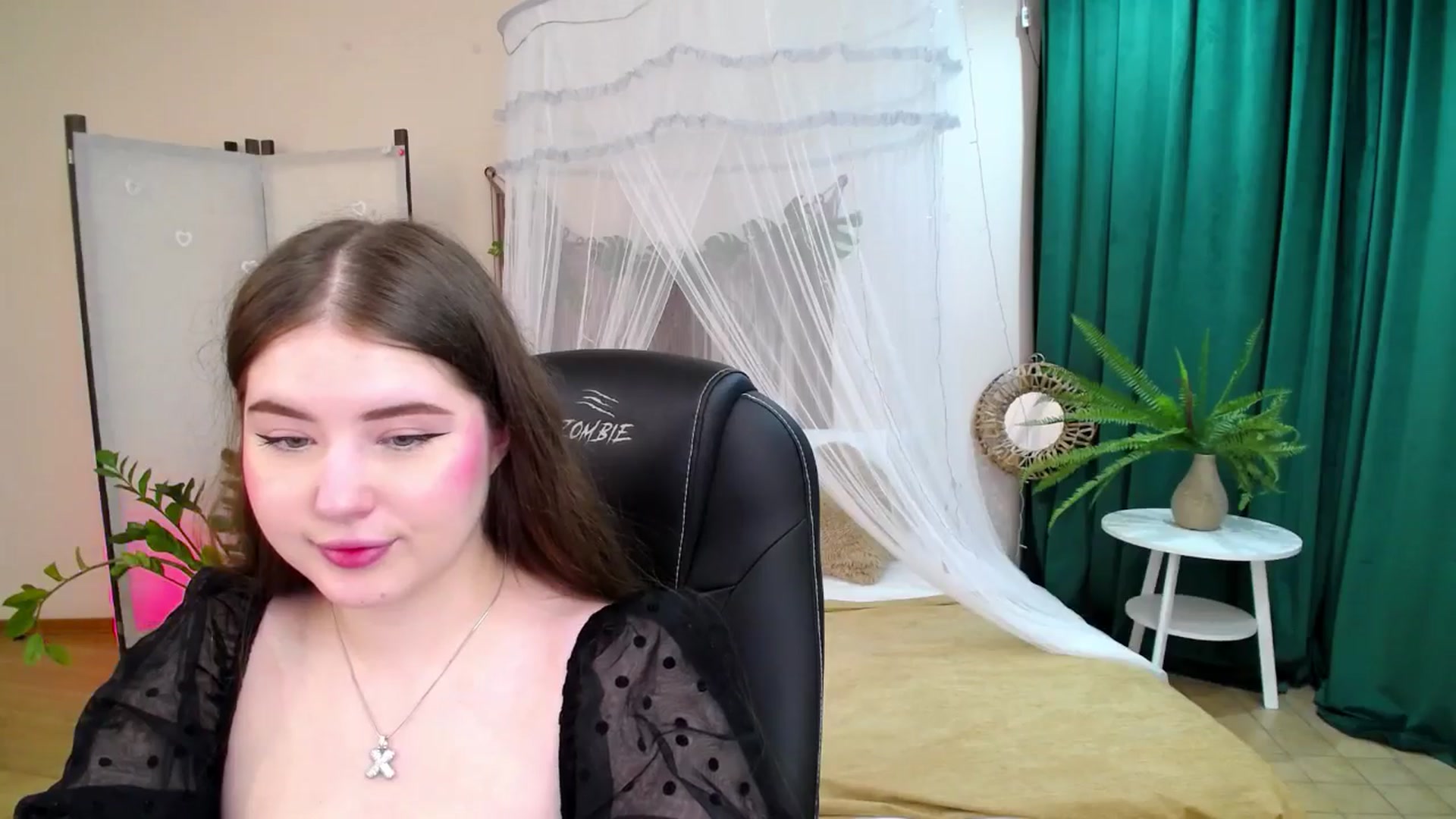 Gallery image thumbnail from AdmireMyEyes's myfreecams stream on, 05/08/2025, 19:47 image 14 of 20
