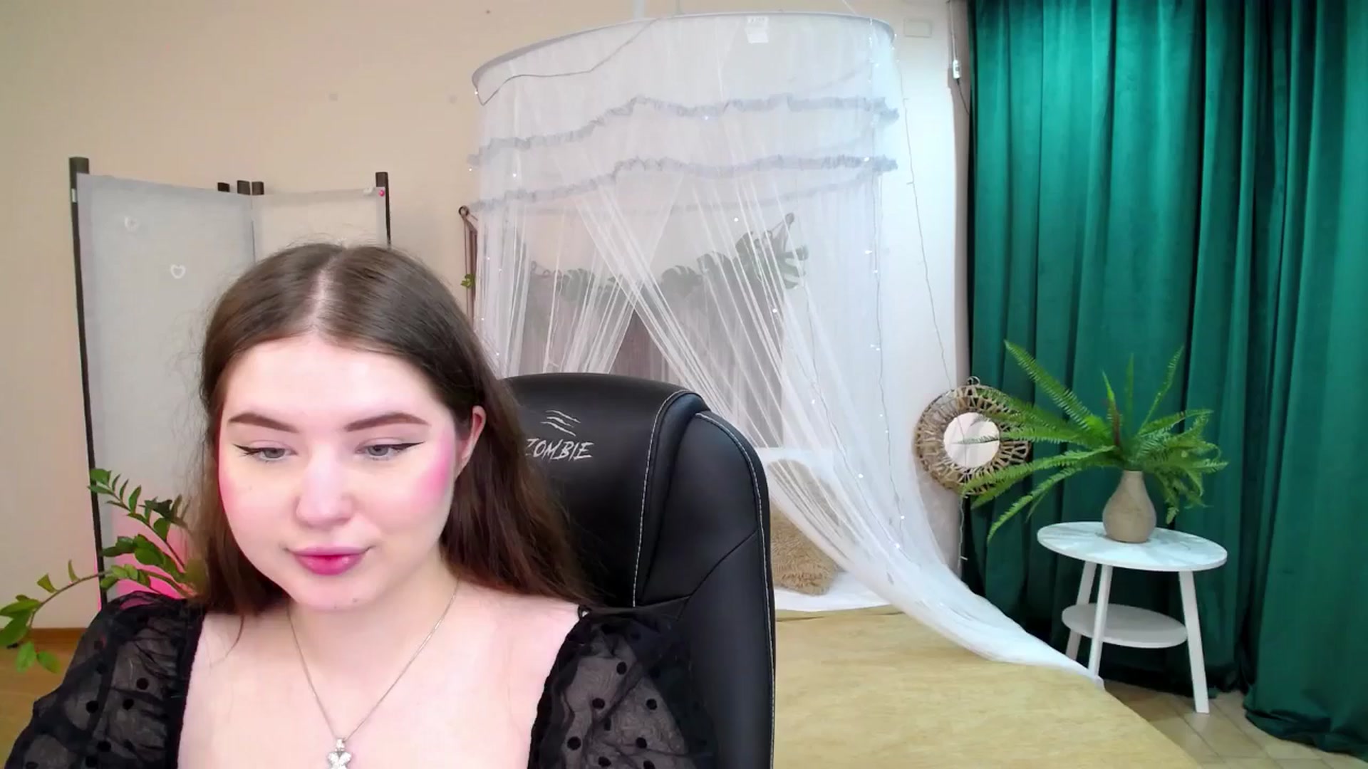 Gallery image thumbnail from AdmireMyEyes's myfreecams stream on, 05/08/2025, 19:47 image 13 of 20