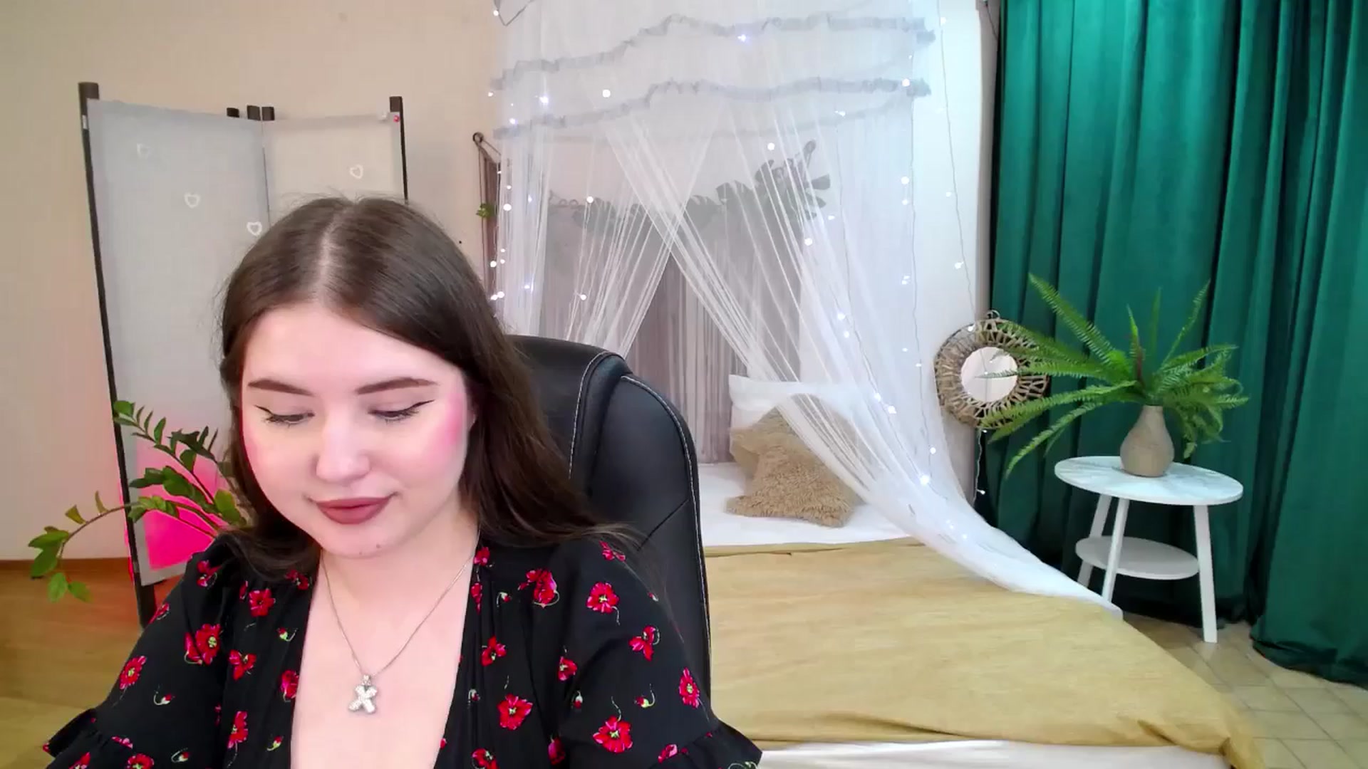 Gallery image thumbnail from AdmireMyEyes's myfreecams stream on, 05/09/2025, 01:06 image 3 of 20