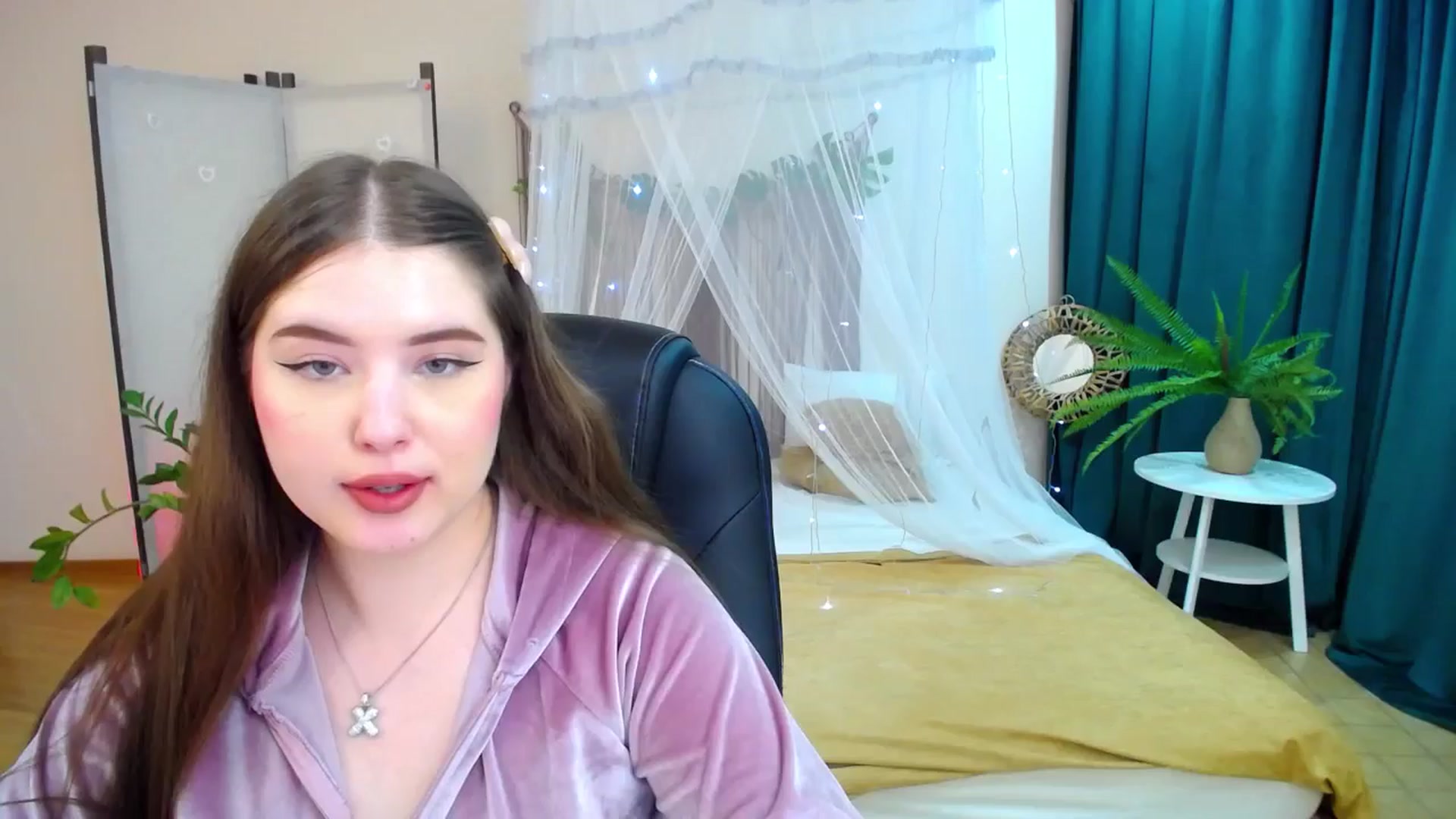 Gallery image thumbnail from AdmireMyEyes's myfreecams stream on, 05/10/2025, 23:50 image 1 of 20