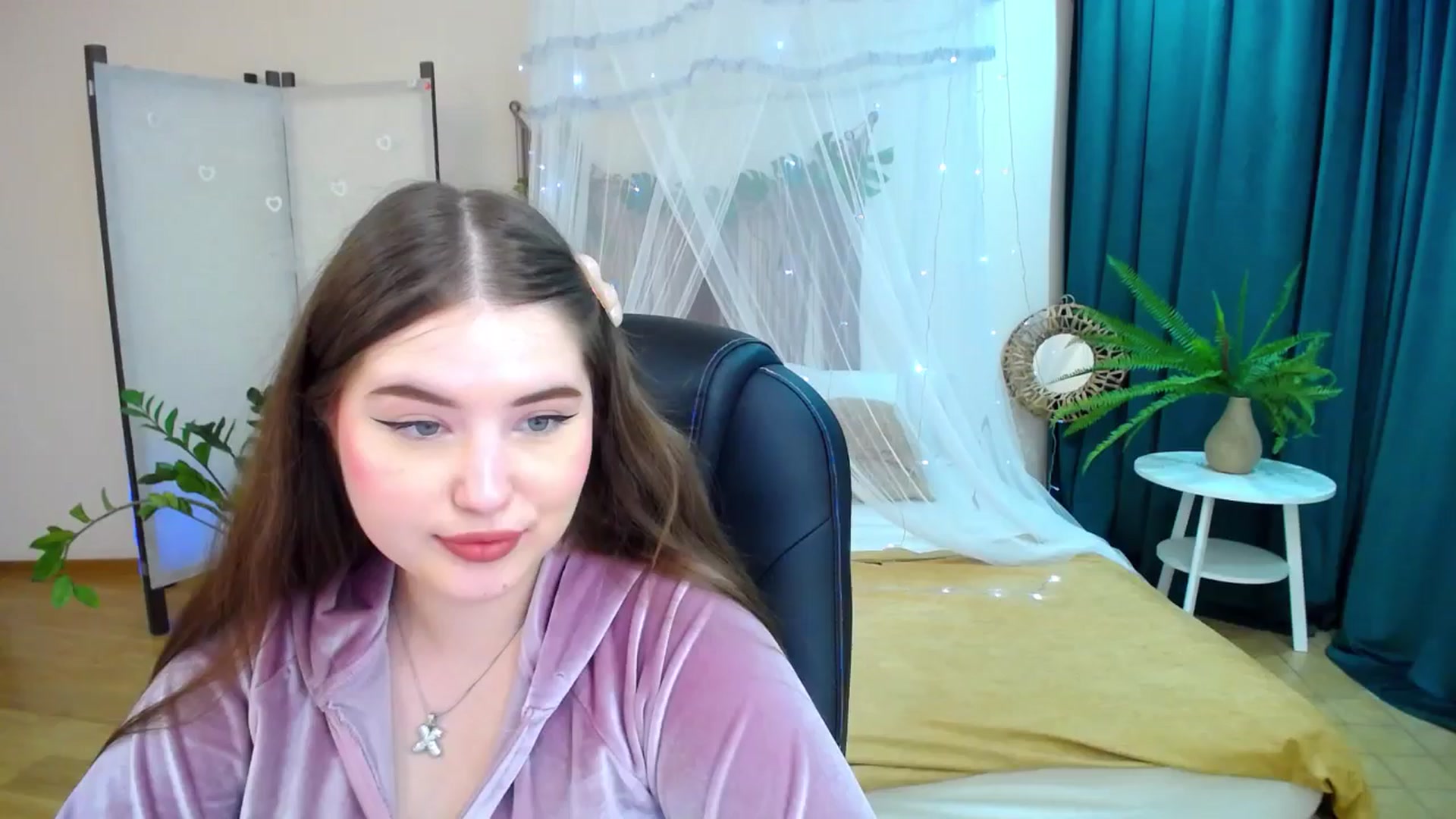 Gallery image thumbnail from AdmireMyEyes's myfreecams stream on, 05/10/2025, 23:50 image 5 of 20