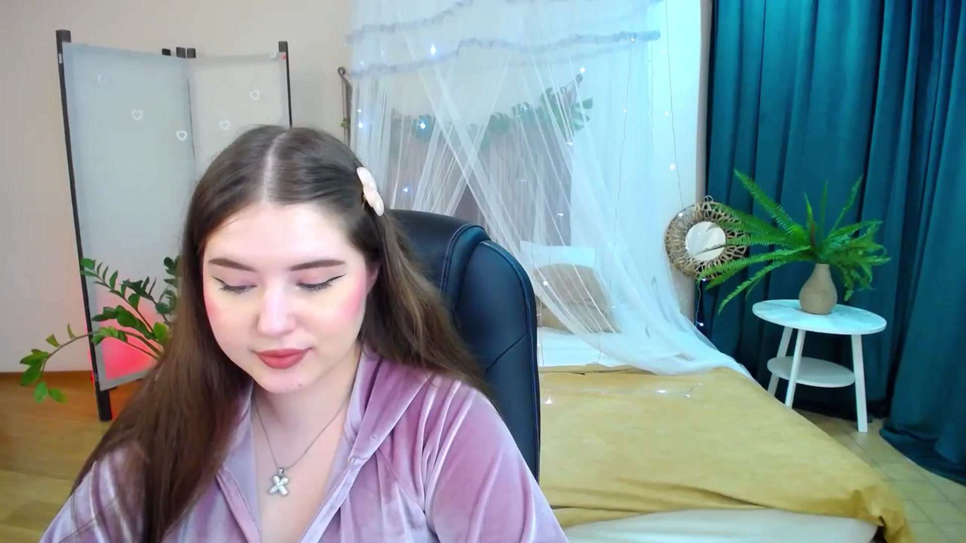 Gallery image thumbnail from AdmireMyEyes's myfreecams stream on, 05/10/2025, 23:50 image 2 of 20