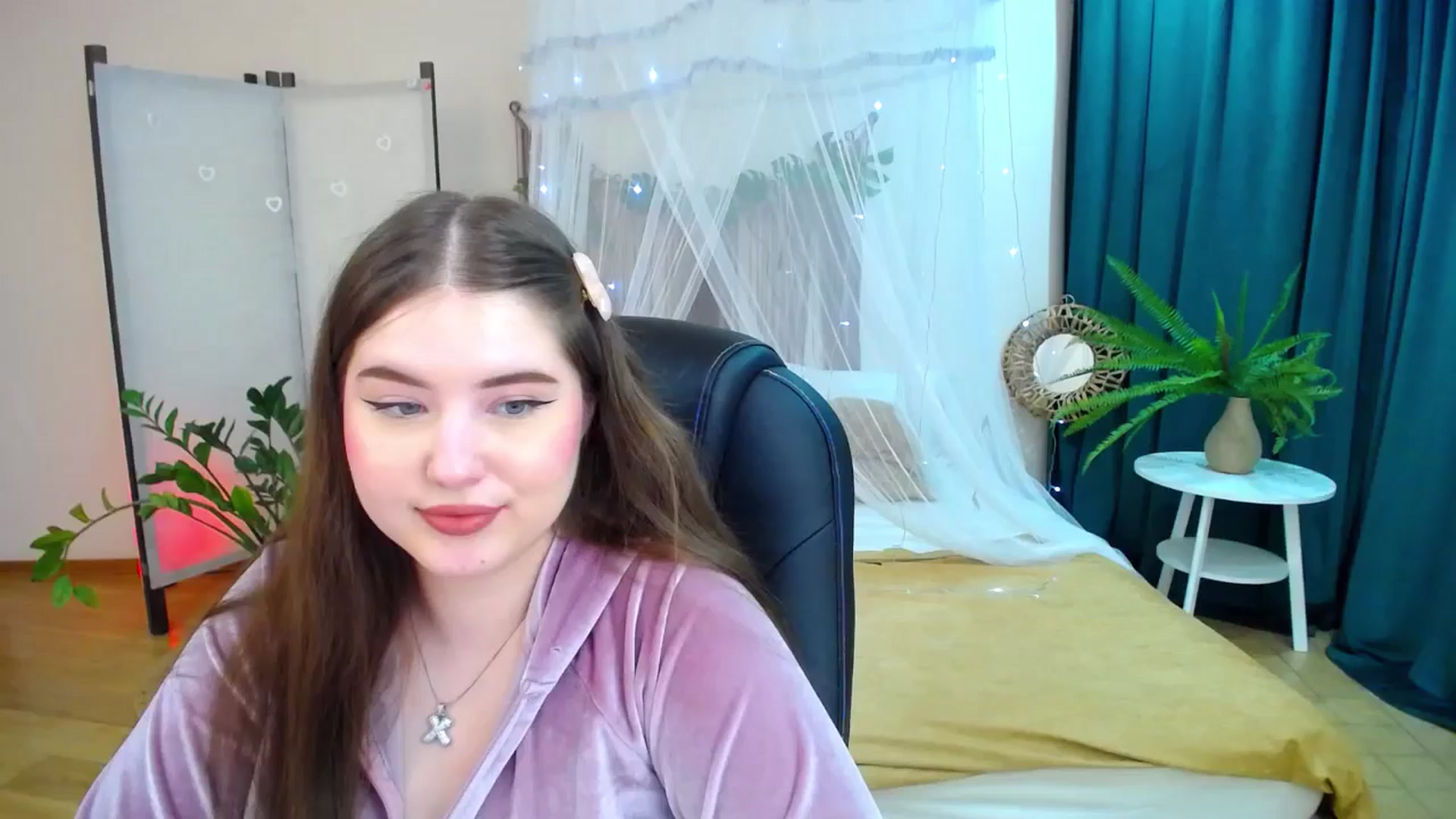 Gallery image thumbnail from AdmireMyEyes's myfreecams stream on, 05/10/2025, 23:50 image 10 of 20