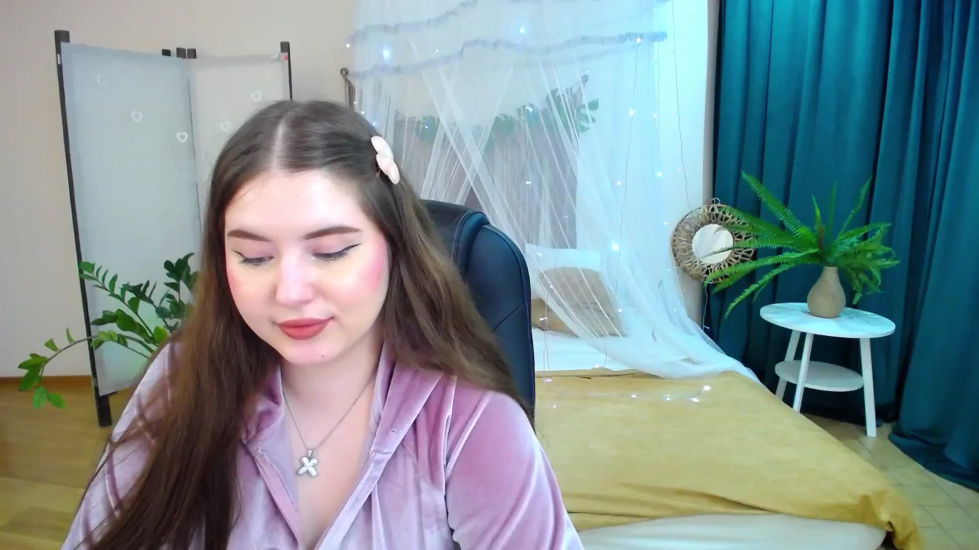 Gallery image thumbnail from AdmireMyEyes's myfreecams stream on, 05/10/2025, 23:50 image 12 of 20