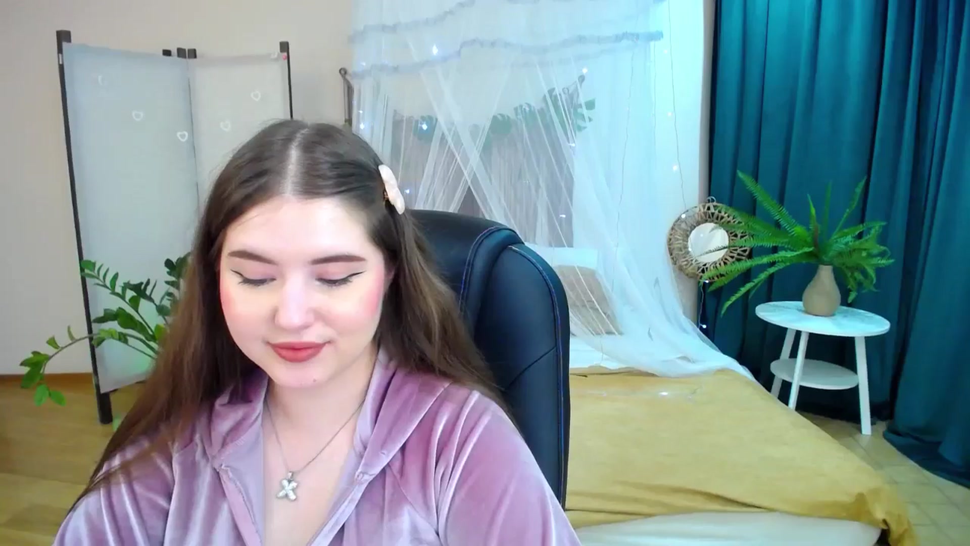 Gallery image thumbnail from AdmireMyEyes's myfreecams stream on, 05/10/2025, 23:50 image 7 of 20