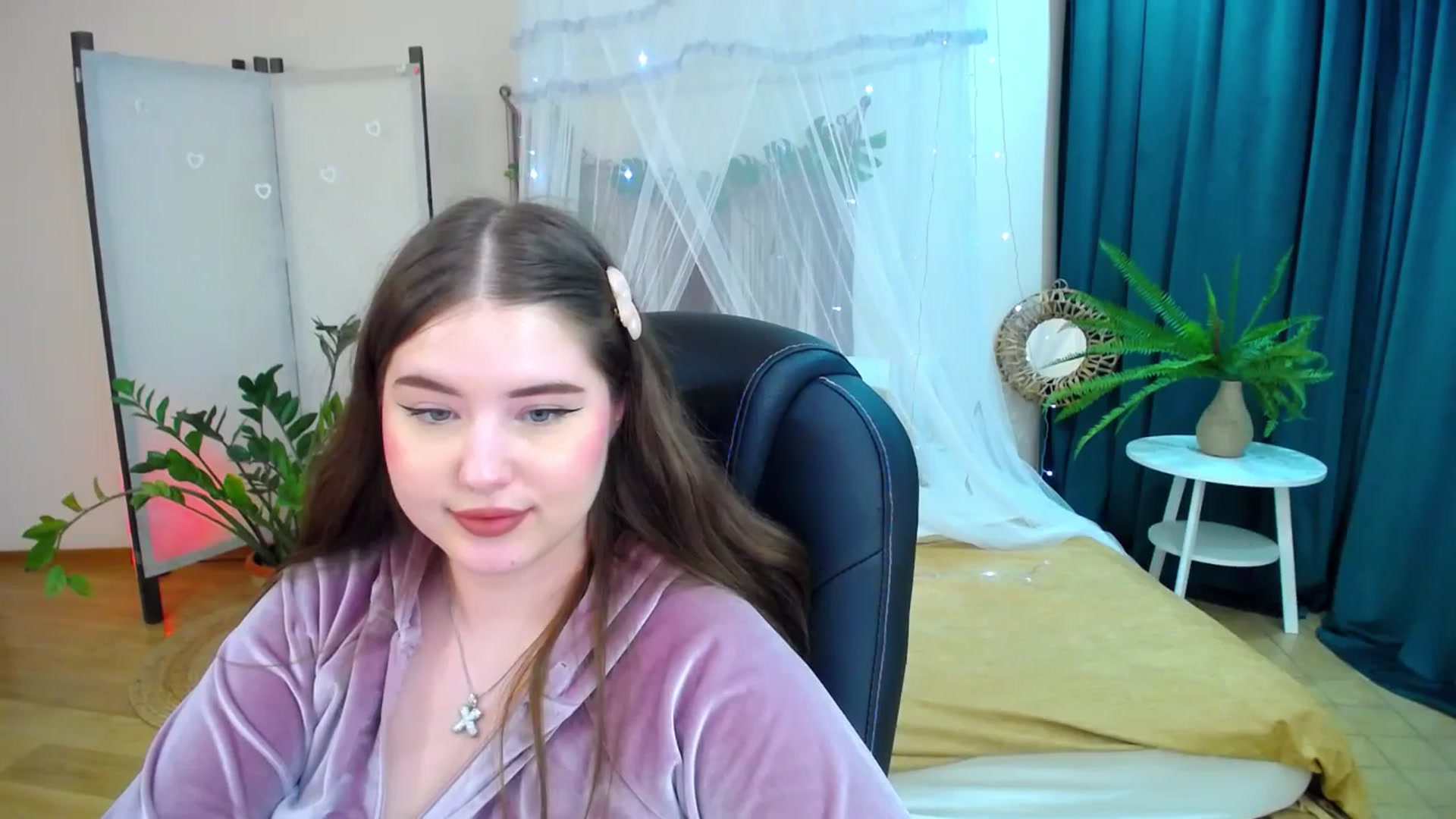 Gallery image thumbnail from AdmireMyEyes's myfreecams stream on, 05/11/2025, 24:53 image 11 of 20