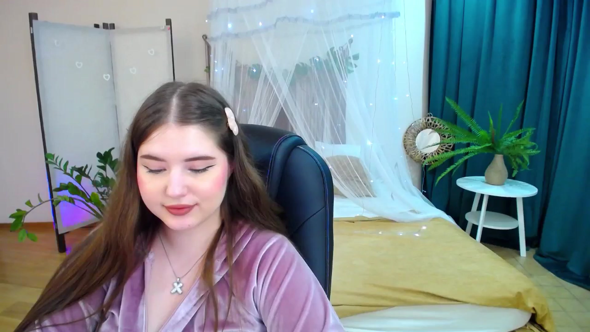 Gallery image thumbnail from AdmireMyEyes's myfreecams stream on, 05/11/2025, 24:53 image 6 of 20