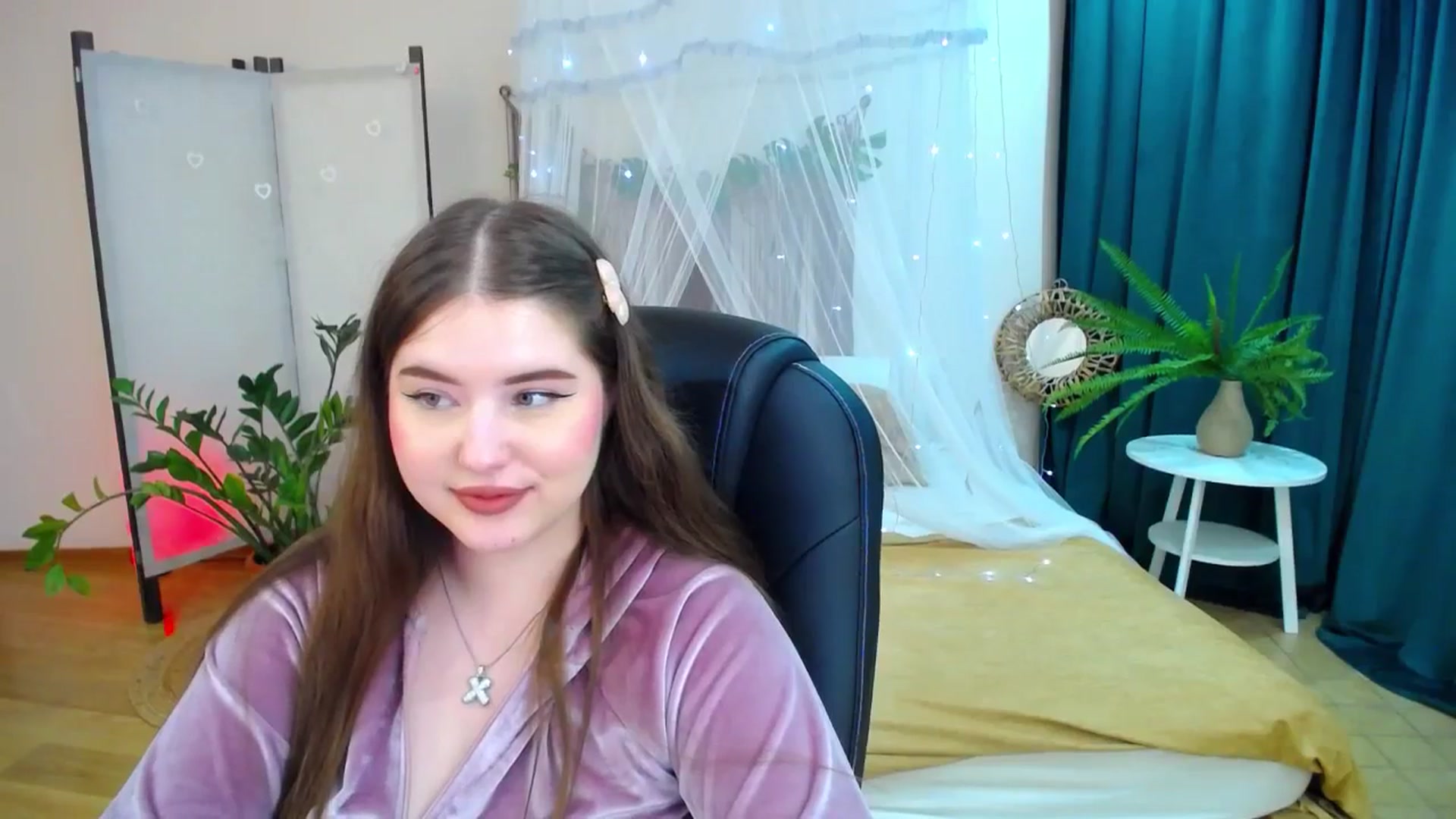 Gallery image thumbnail from AdmireMyEyes's myfreecams stream on, 05/11/2025, 24:53 image 2 of 20