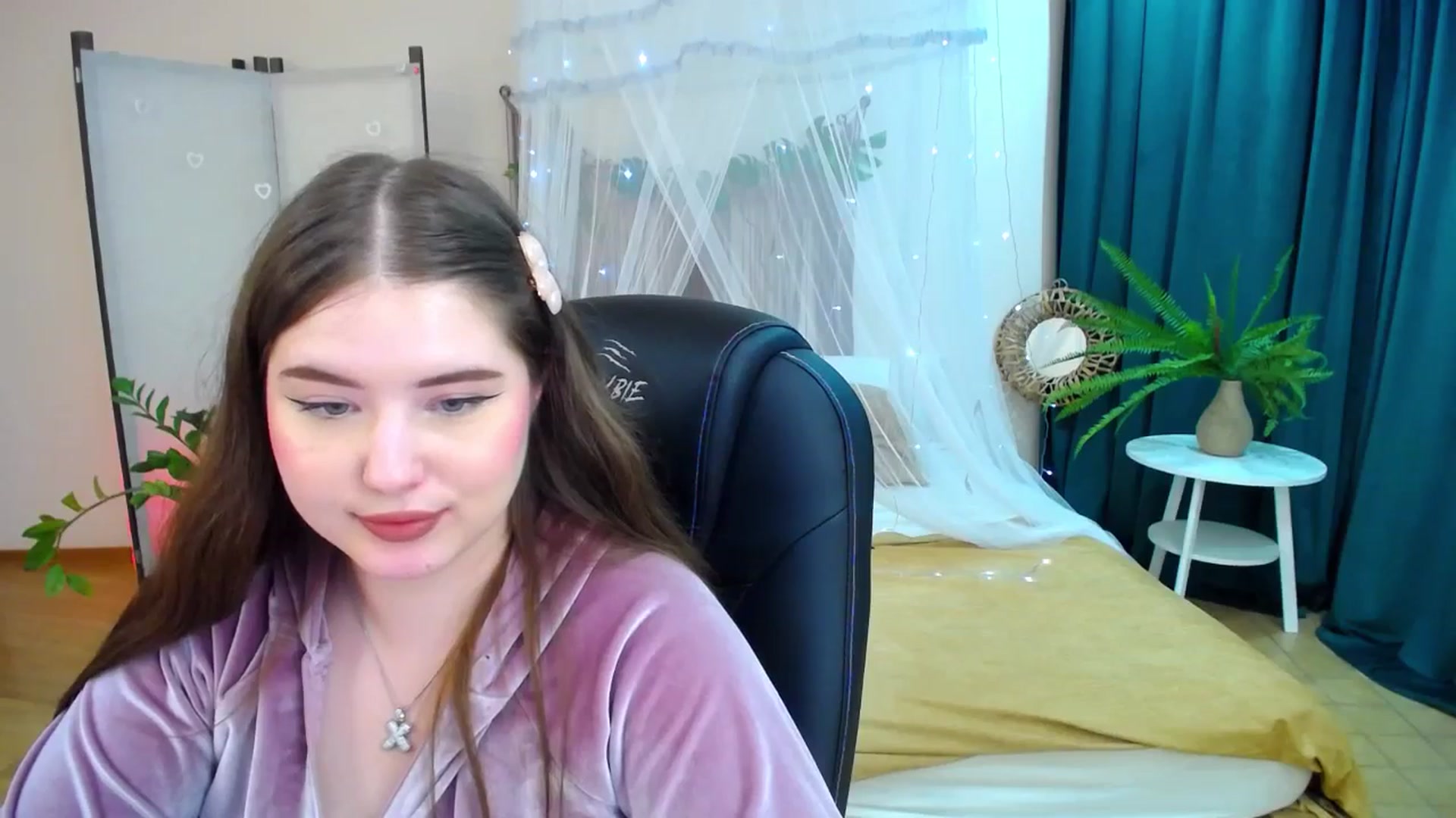Gallery image thumbnail from AdmireMyEyes's myfreecams stream on, 05/11/2025, 24:53 image 13 of 20