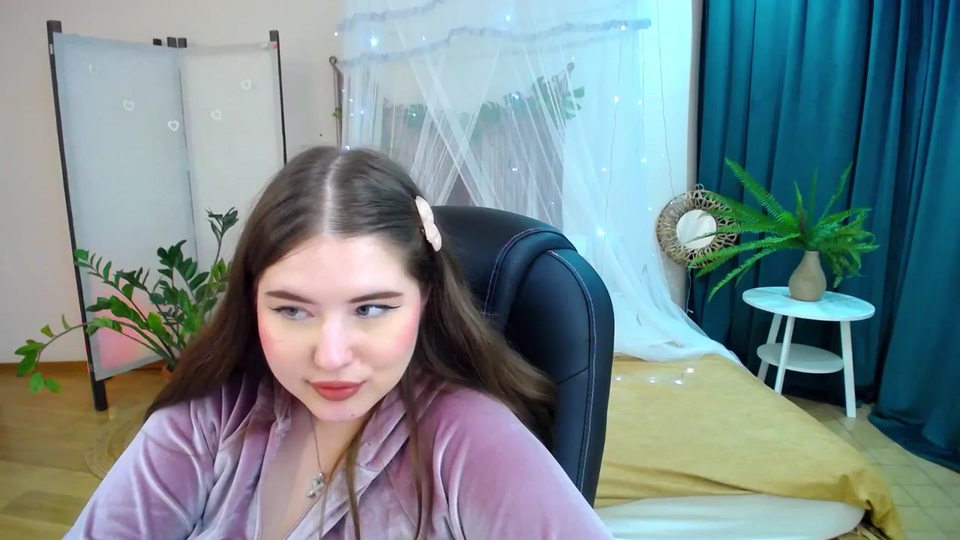 Gallery image thumbnail from AdmireMyEyes's myfreecams stream on, 05/11/2025, 24:53 image 12 of 20