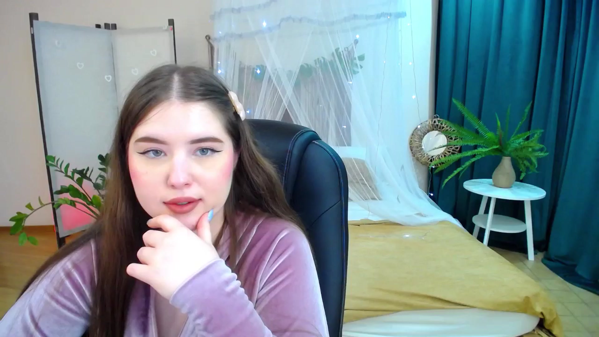 Gallery image thumbnail from AdmireMyEyes's myfreecams stream on, 05/11/2025, 24:53 image 1 of 20