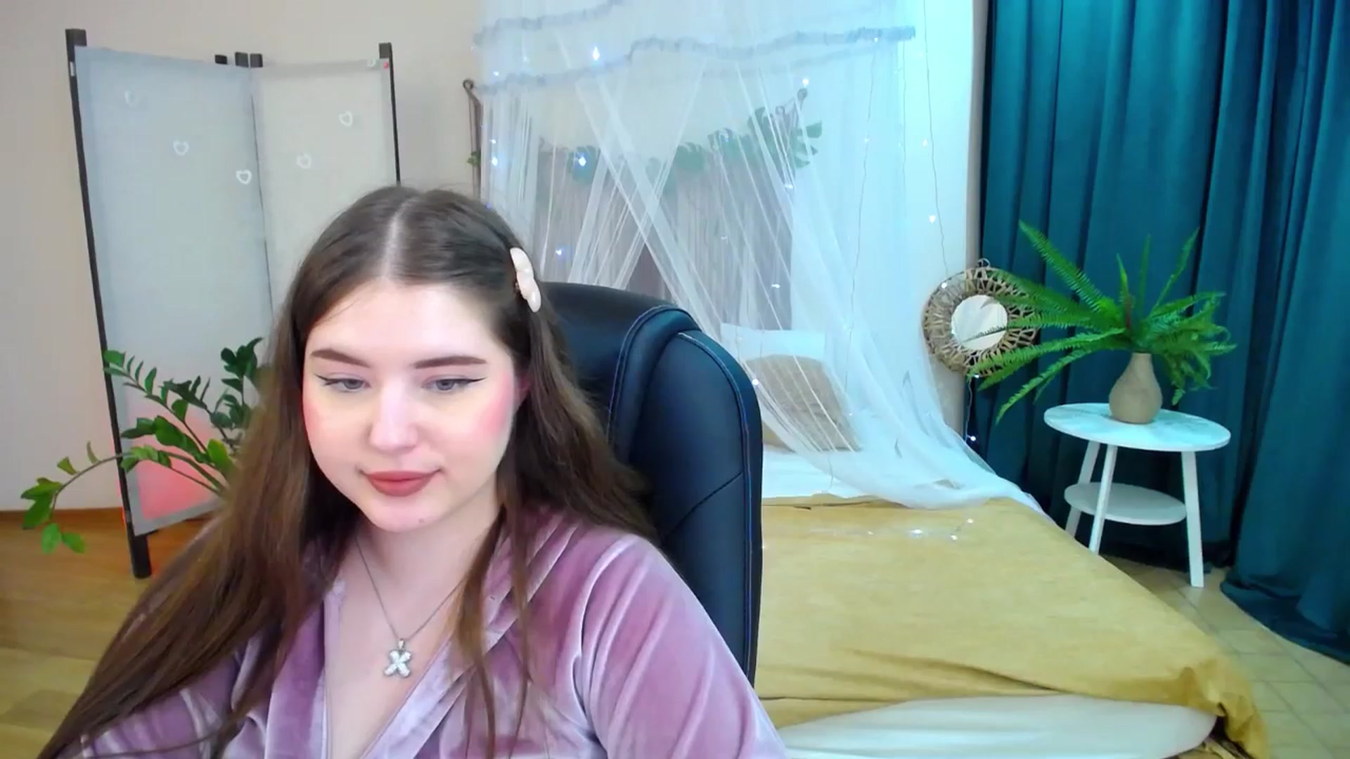Gallery image thumbnail from AdmireMyEyes's myfreecams stream on, 05/11/2025, 24:53 image 7 of 20
