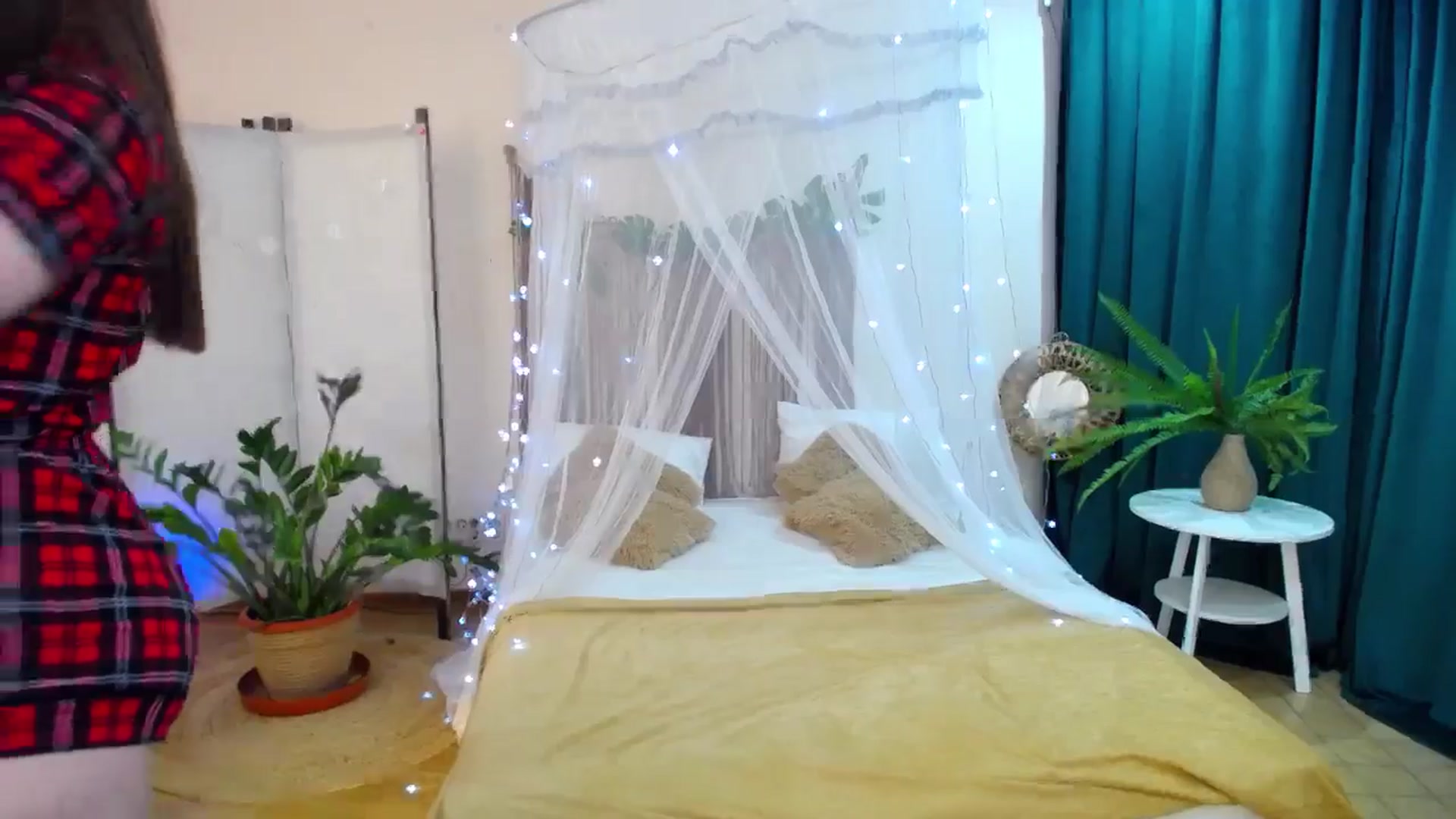 Gallery image thumbnail from AdmireMyEyes's myfreecams stream on, 05/13/2025, 07:19 image 11 of 20