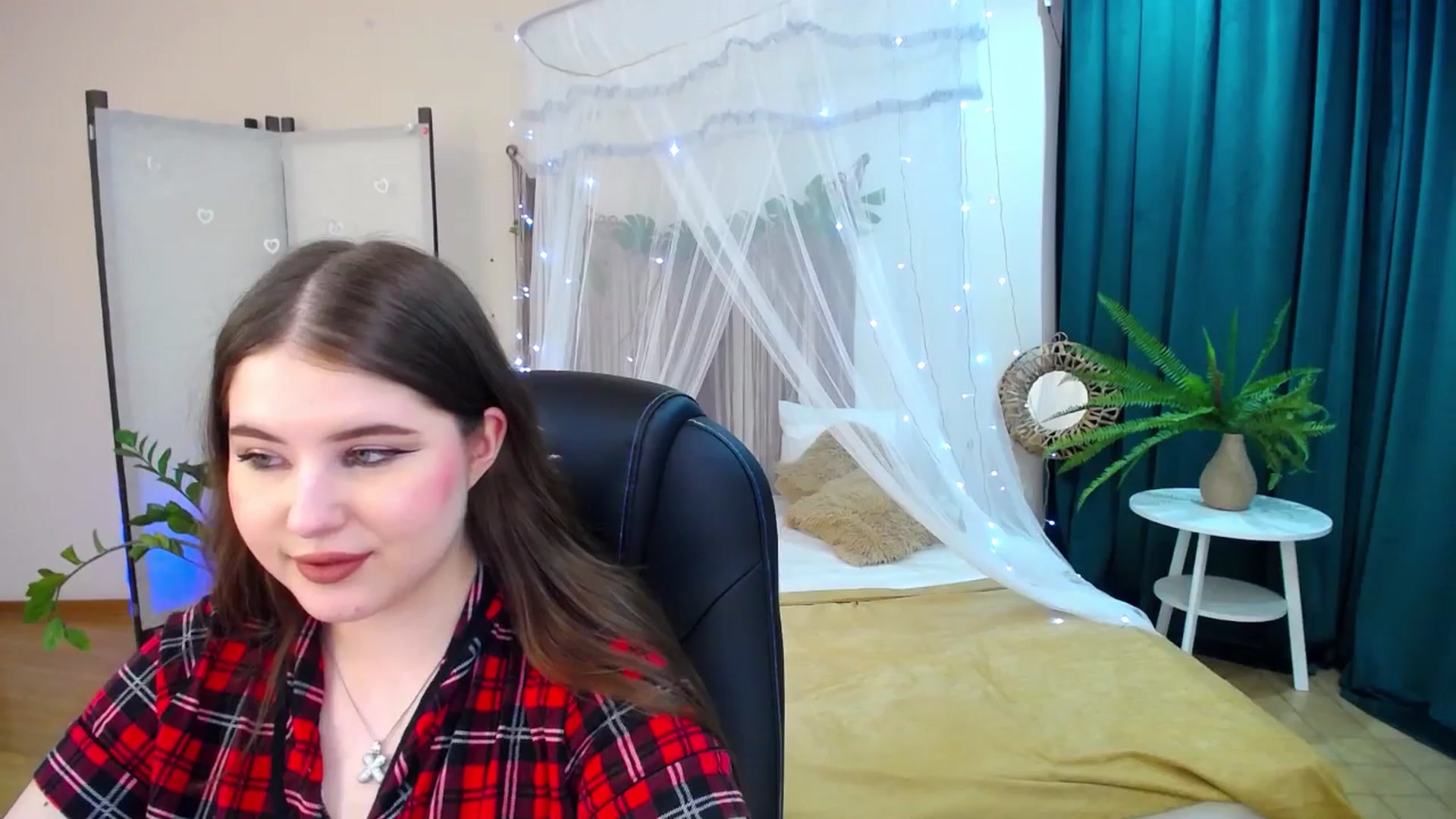 Gallery image thumbnail from AdmireMyEyes's myfreecams stream on, 05/13/2025, 07:19 image 5 of 20