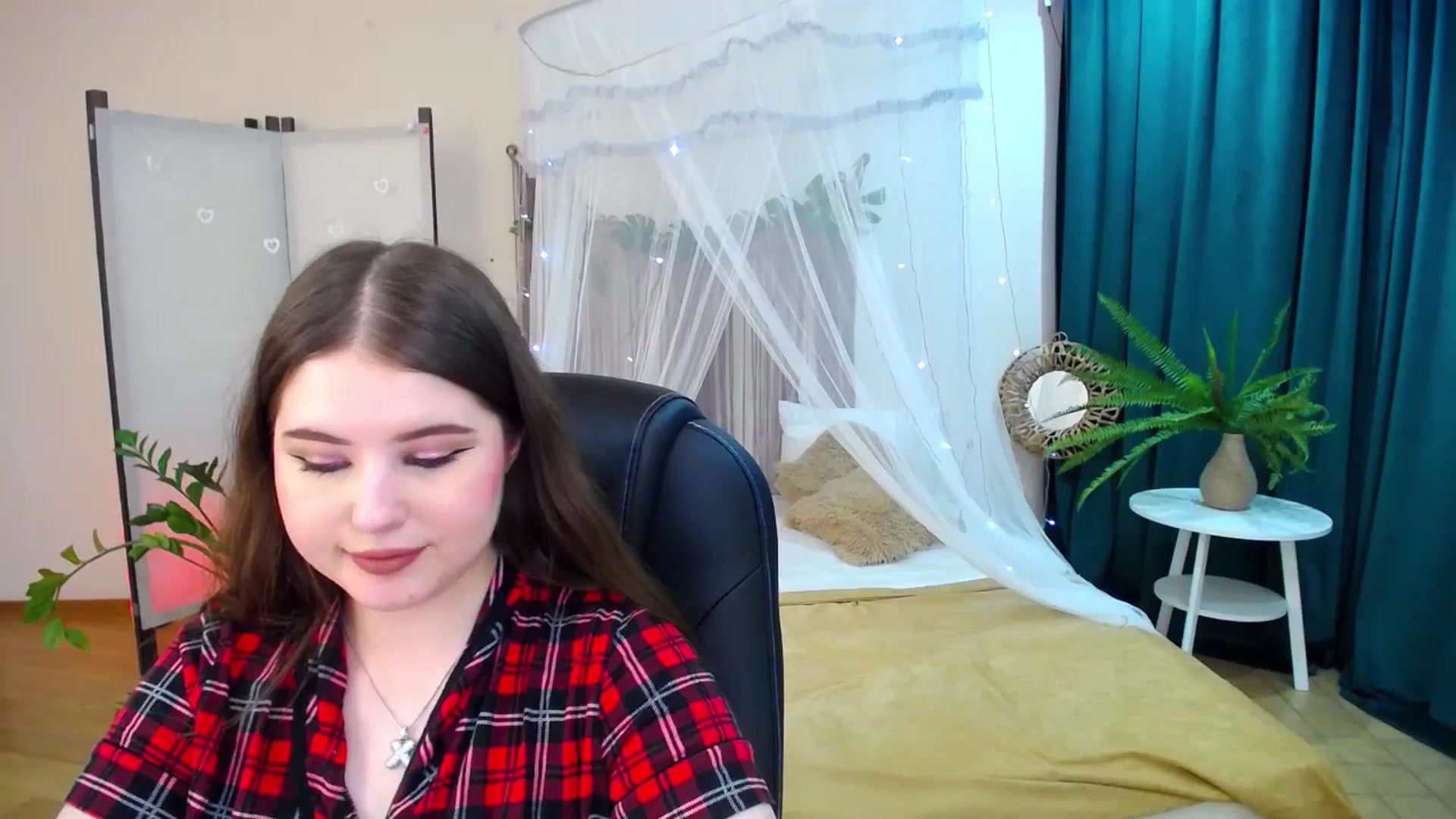 Gallery image thumbnail from AdmireMyEyes's myfreecams stream on, 05/13/2025, 07:19 image 2 of 20