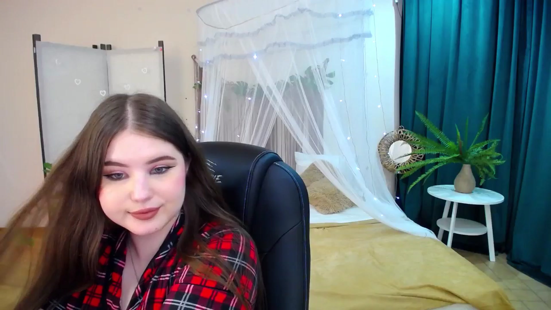 Gallery image thumbnail from AdmireMyEyes's myfreecams stream on, 05/13/2025, 07:19 image 7 of 20