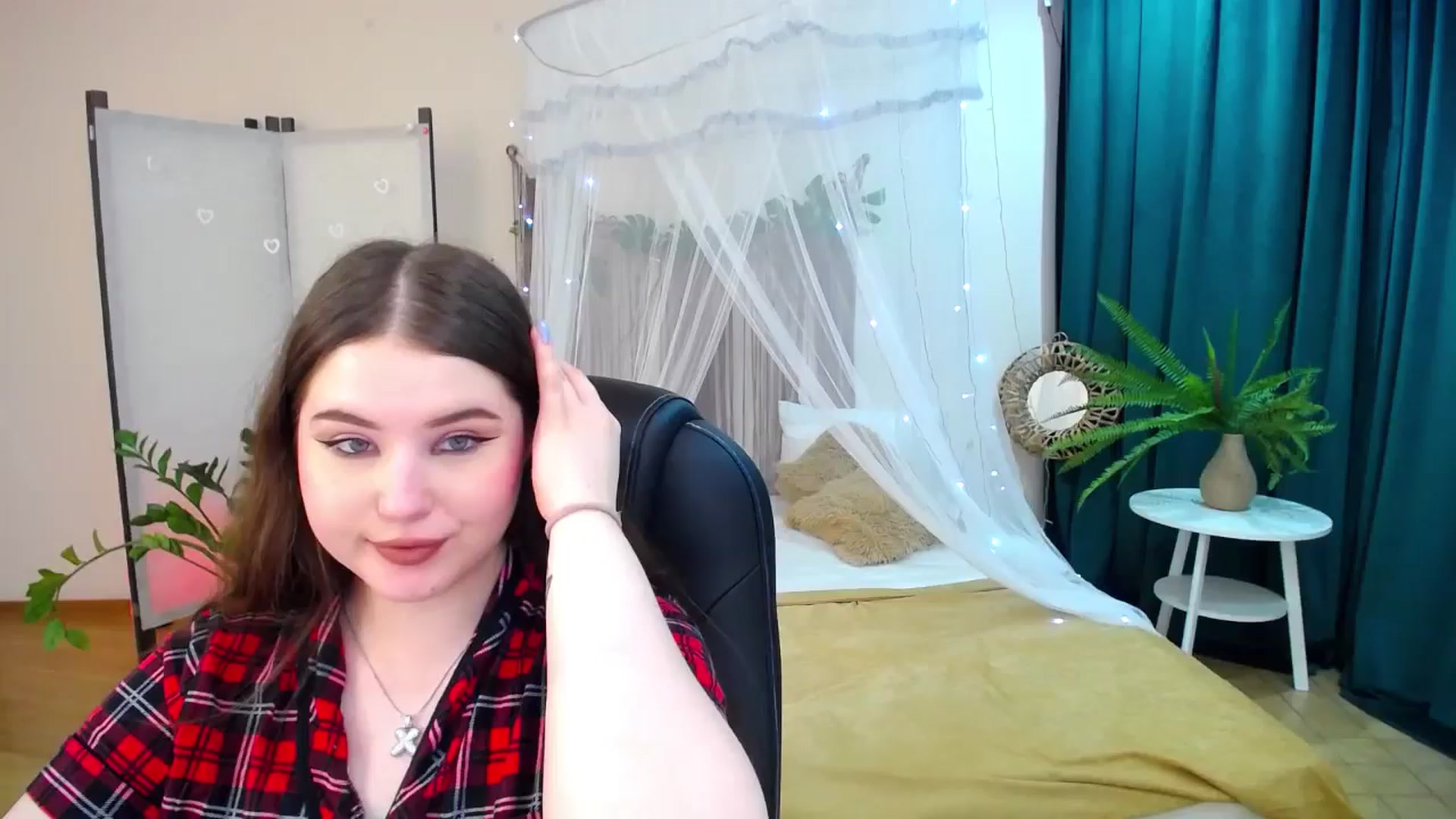 Gallery image thumbnail from AdmireMyEyes's myfreecams stream on, 05/13/2025, 07:19 image 1 of 20