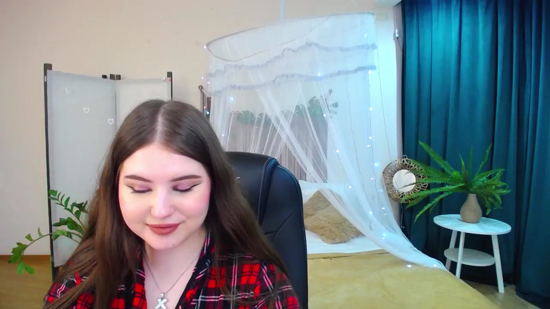 Gallery image thumbnail from AdmireMyEyes's myfreecams stream on, 05/13/2025, 07:47 image 14 of 20