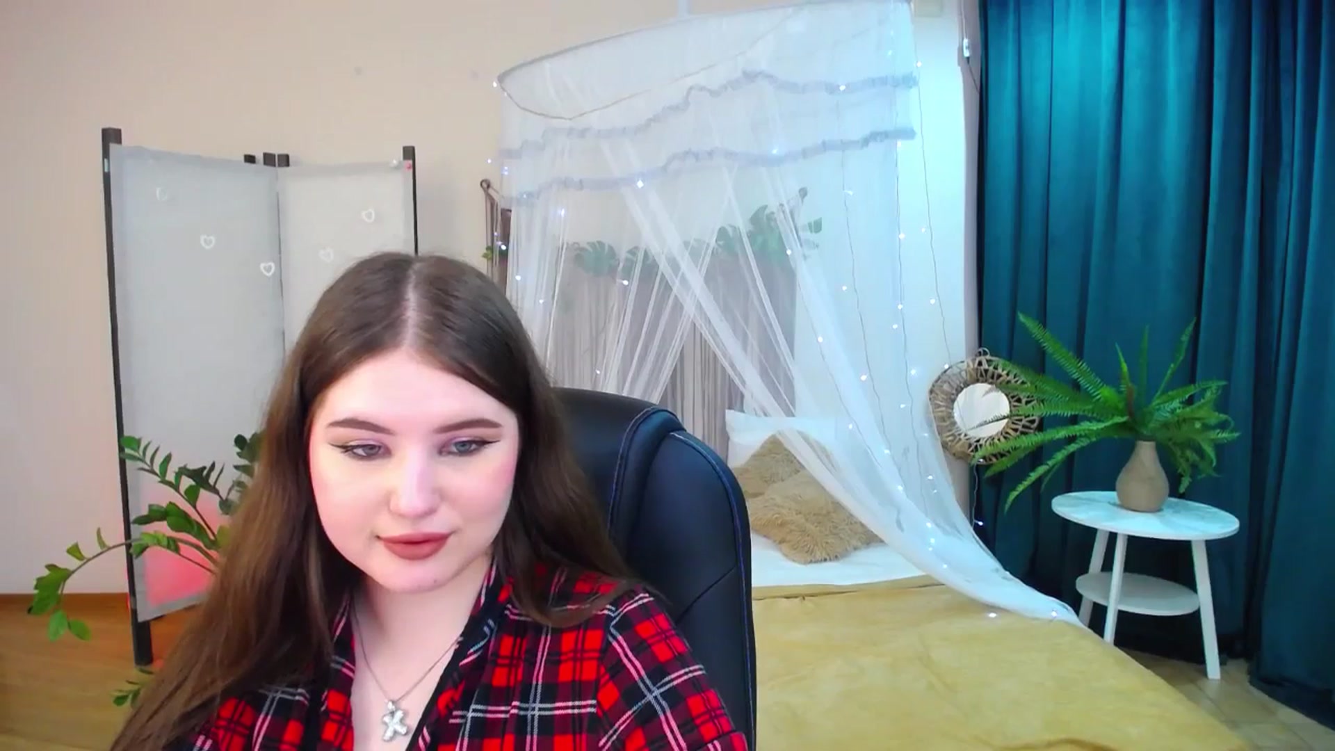 Gallery image thumbnail from AdmireMyEyes's myfreecams stream on, 05/13/2025, 07:47 image 2 of 20