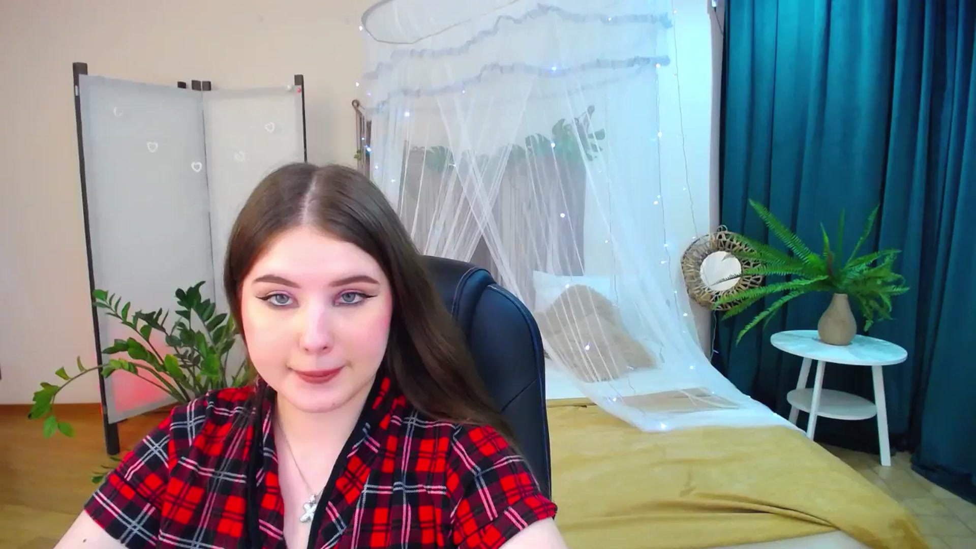 Gallery image thumbnail from AdmireMyEyes's myfreecams stream on, 05/13/2025, 09:48 image 13 of 20