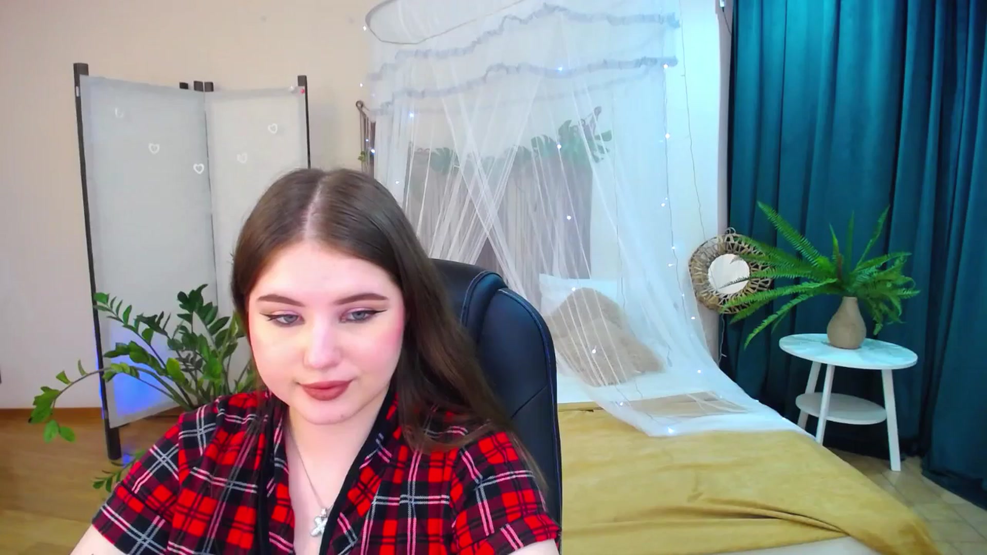Gallery image thumbnail from AdmireMyEyes's myfreecams stream on, 05/13/2025, 09:48 image 11 of 20