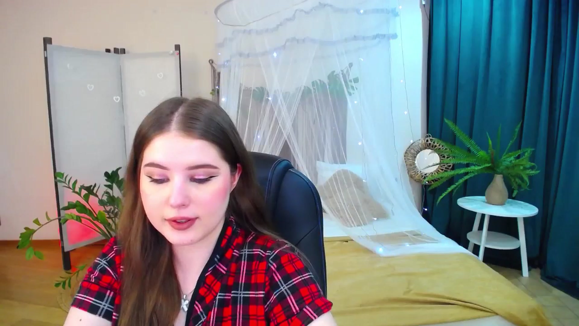 Gallery image thumbnail from AdmireMyEyes's myfreecams stream on, 05/13/2025, 09:48 image 2 of 20