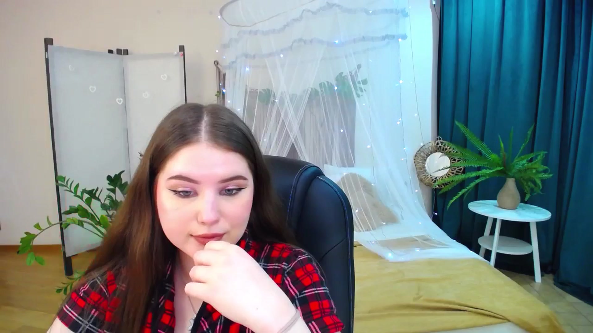 Gallery image thumbnail from AdmireMyEyes's myfreecams stream on, 05/13/2025, 09:48 image 6 of 20