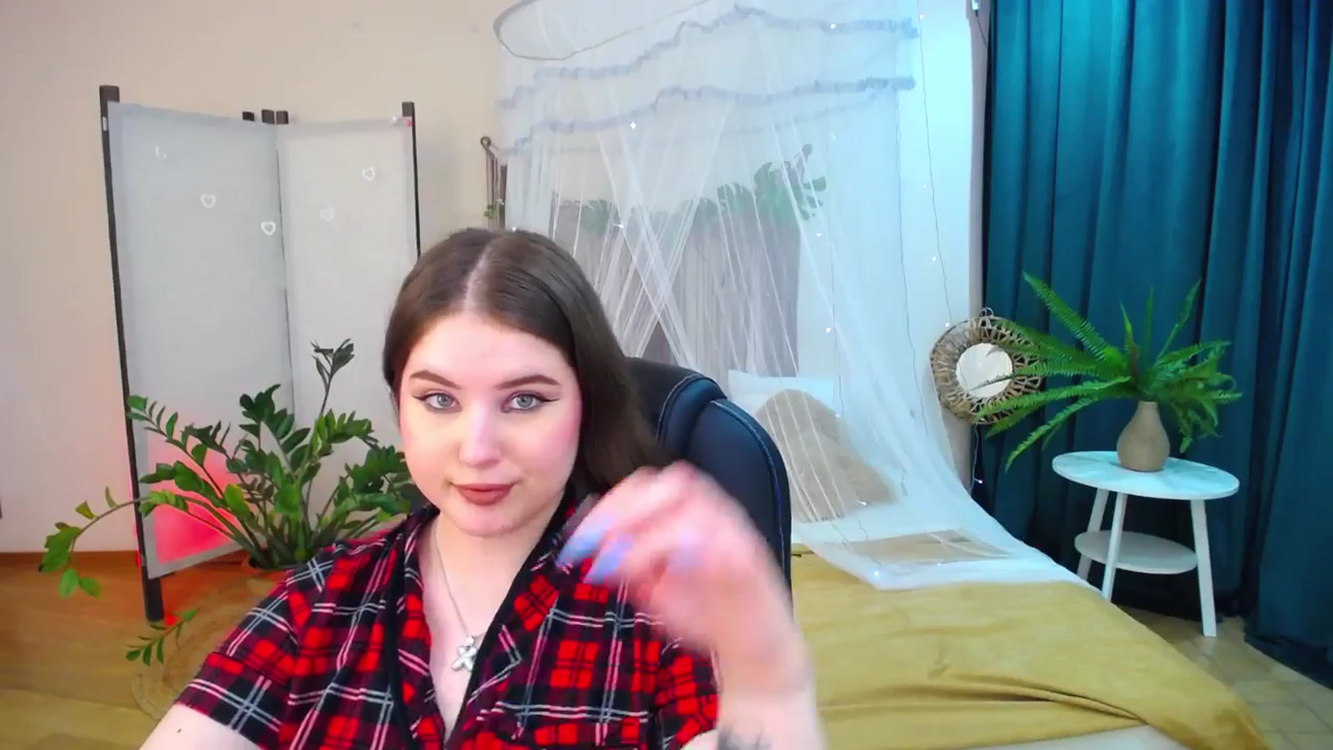 Gallery image thumbnail from AdmireMyEyes's myfreecams stream on, 05/13/2025, 09:48 image 7 of 20