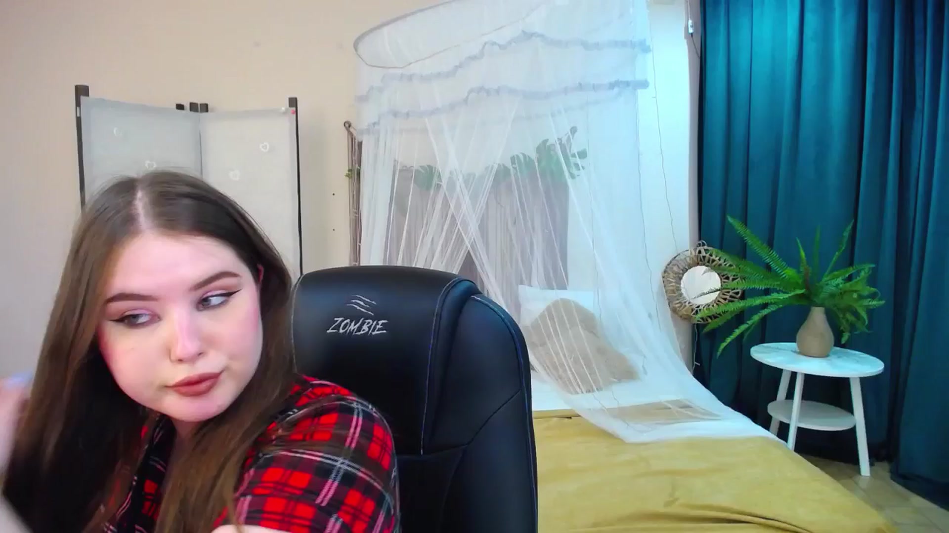 Gallery image thumbnail from AdmireMyEyes's myfreecams stream on, 05/13/2025, 09:48 image 1 of 20