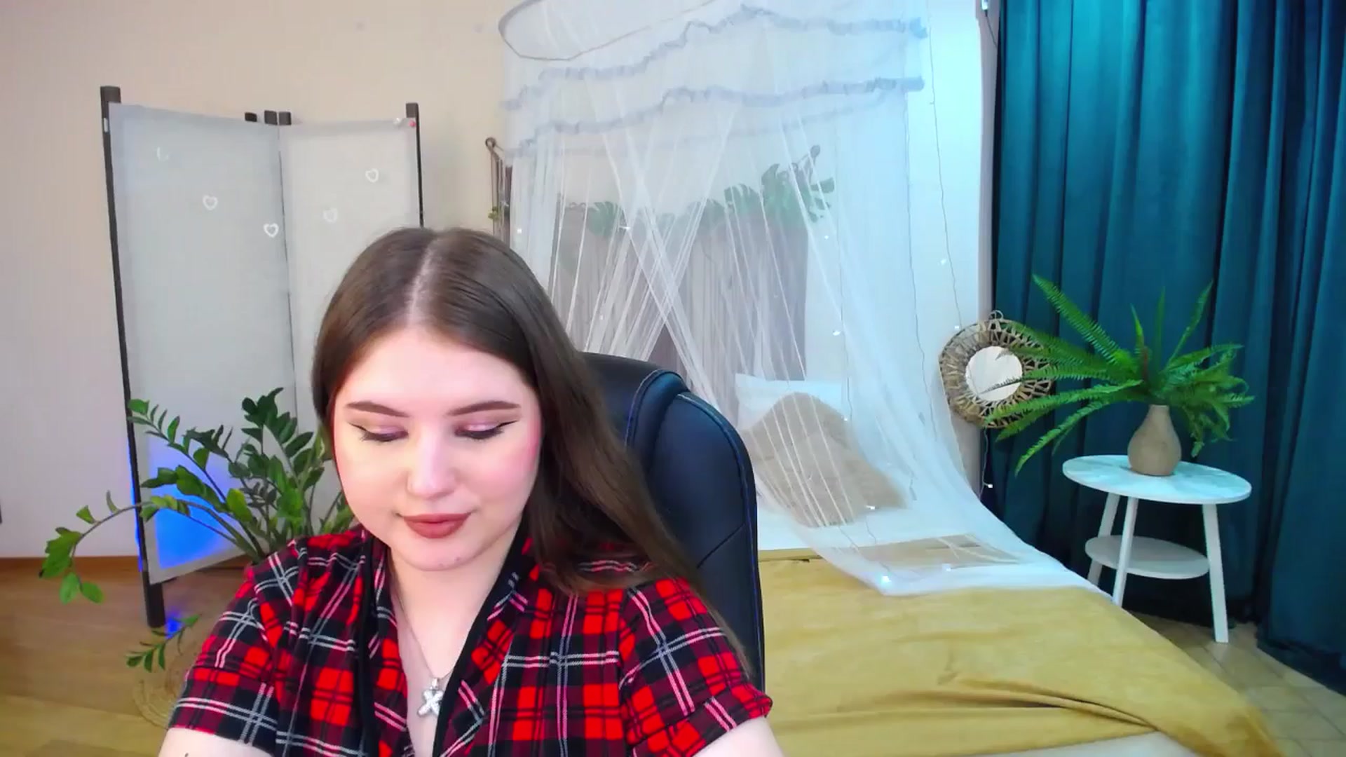 Gallery image thumbnail from AdmireMyEyes's myfreecams stream on, 05/13/2025, 09:48 image 9 of 20