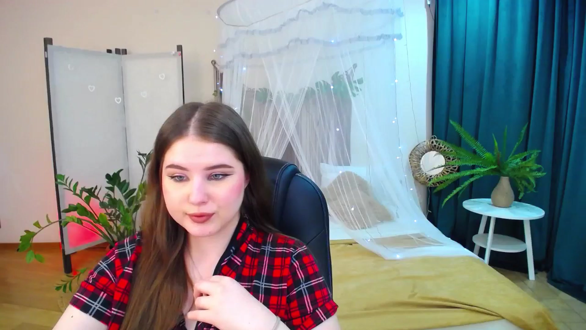 Gallery image thumbnail from AdmireMyEyes's myfreecams stream on, 05/13/2025, 09:48 image 3 of 20