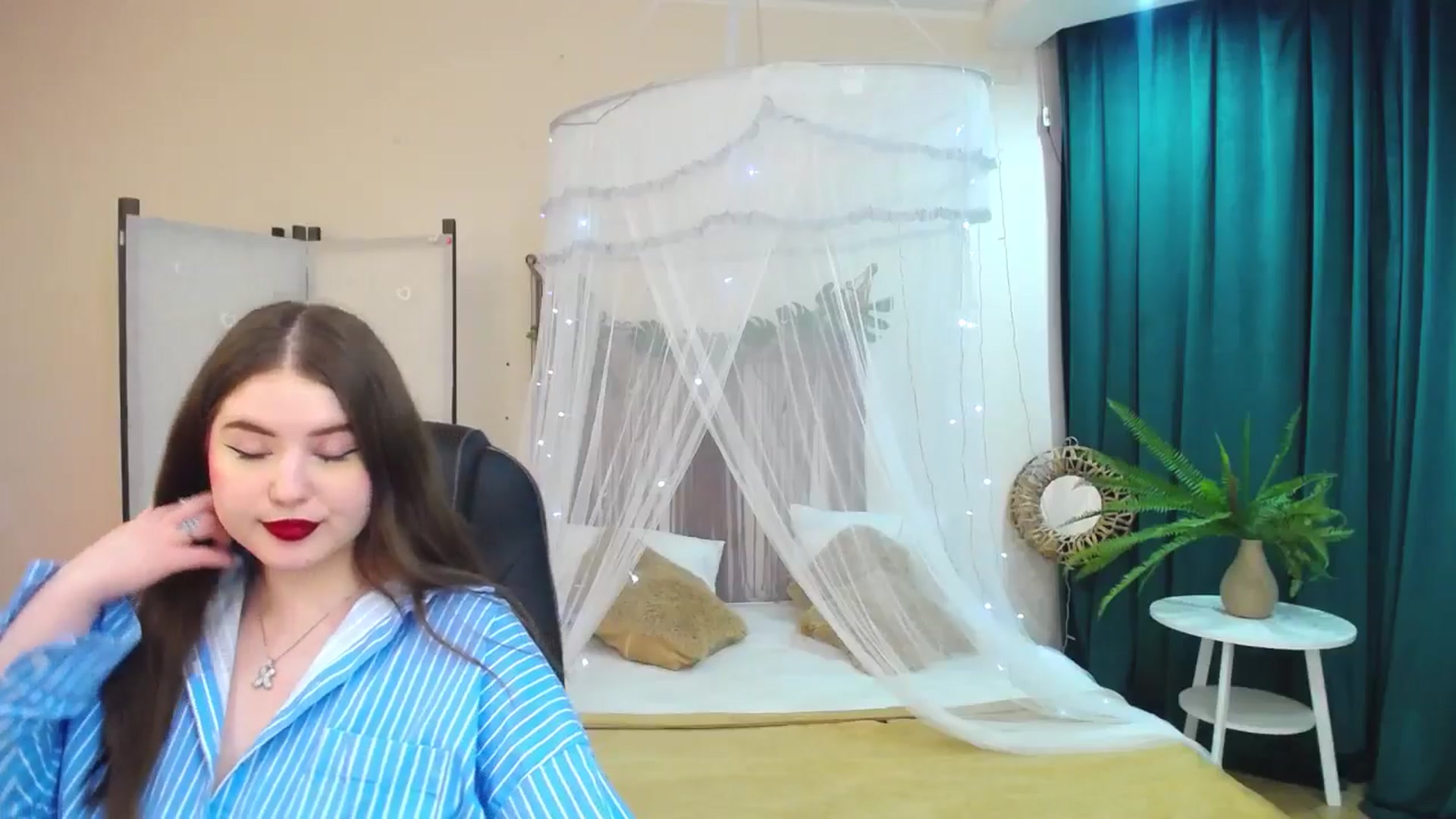 Gallery image thumbnail from AdmireMyEyes's myfreecams stream on, 05/15/2025, 07:44 image 3 of 20