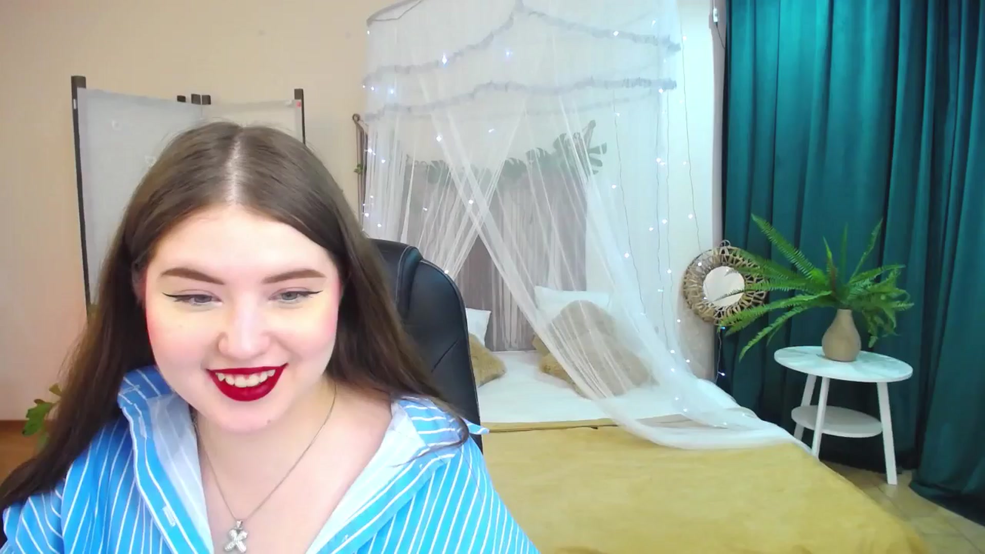 Gallery image thumbnail from AdmireMyEyes's myfreecams stream on, 05/15/2025, 07:44 image 11 of 20