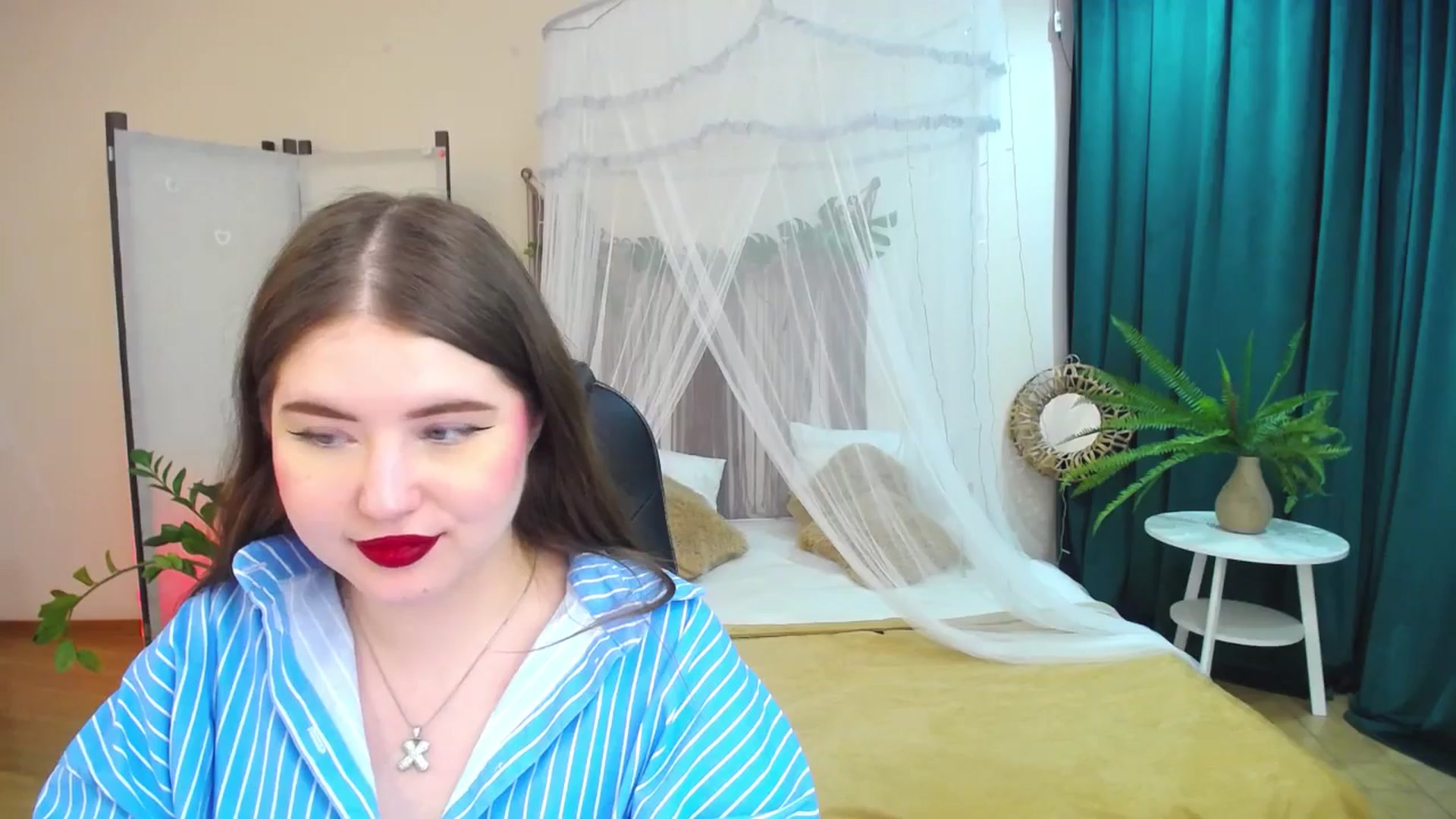 Gallery image thumbnail from AdmireMyEyes's myfreecams stream on, 05/15/2025, 07:44 image 5 of 20