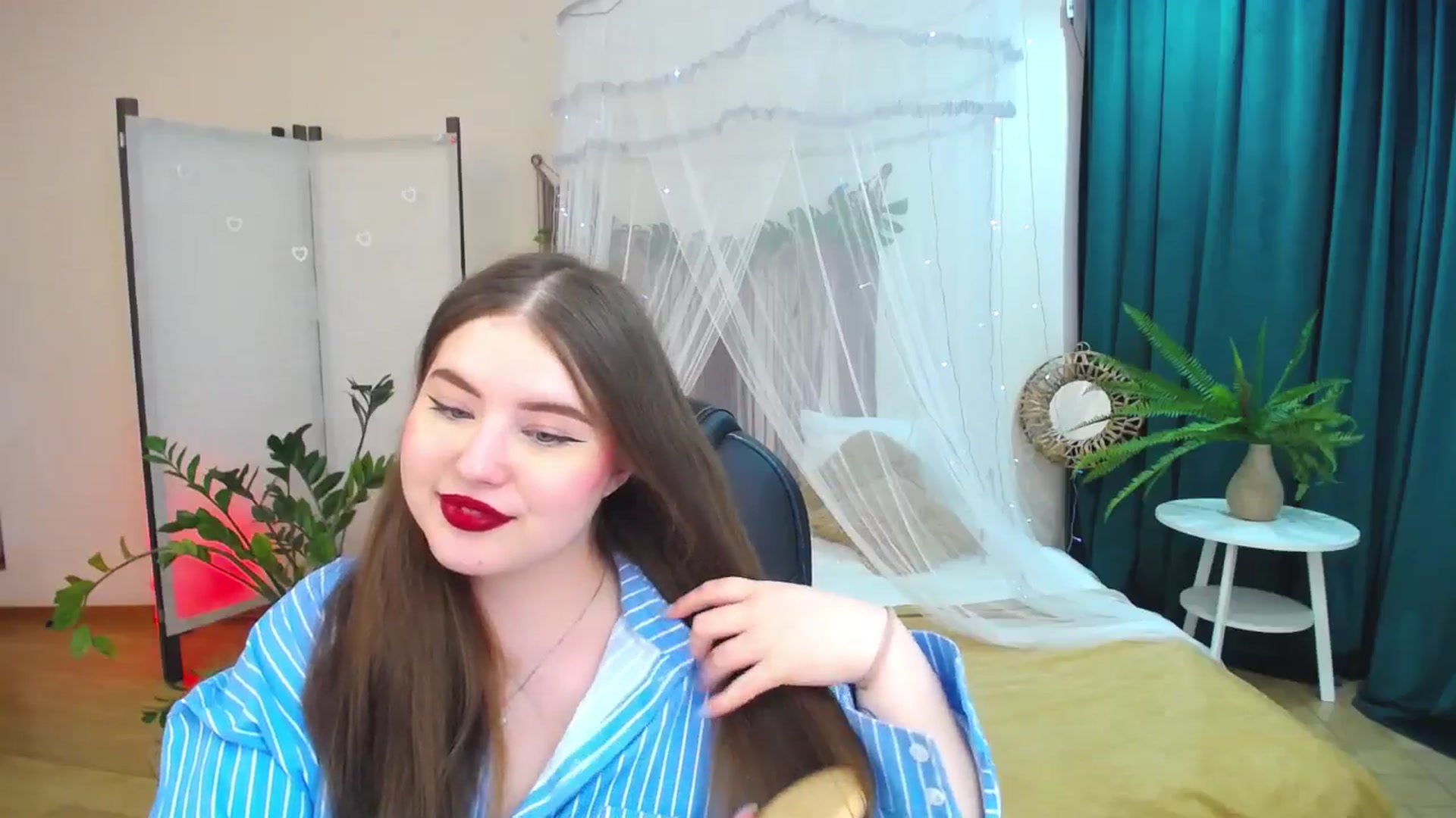 Gallery image thumbnail from AdmireMyEyes's myfreecams stream on, 05/15/2025, 08:38 image 3 of 20