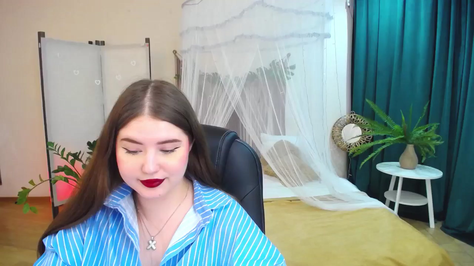 Gallery image thumbnail from AdmireMyEyes's myfreecams stream on, 05/15/2025, 08:38 image 7 of 20