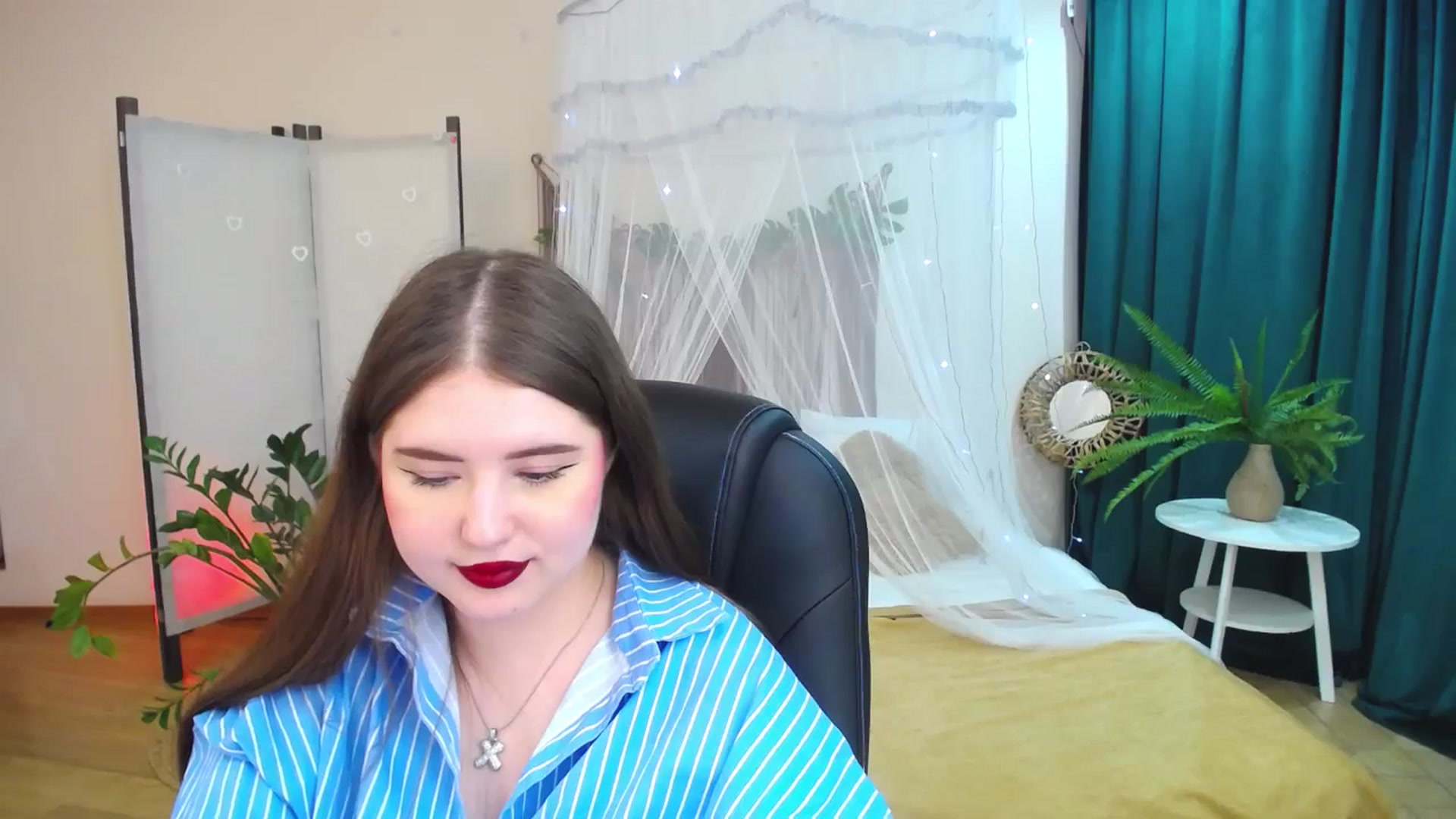 Gallery image thumbnail from AdmireMyEyes's myfreecams stream on, 05/15/2025, 08:38 image 9 of 20