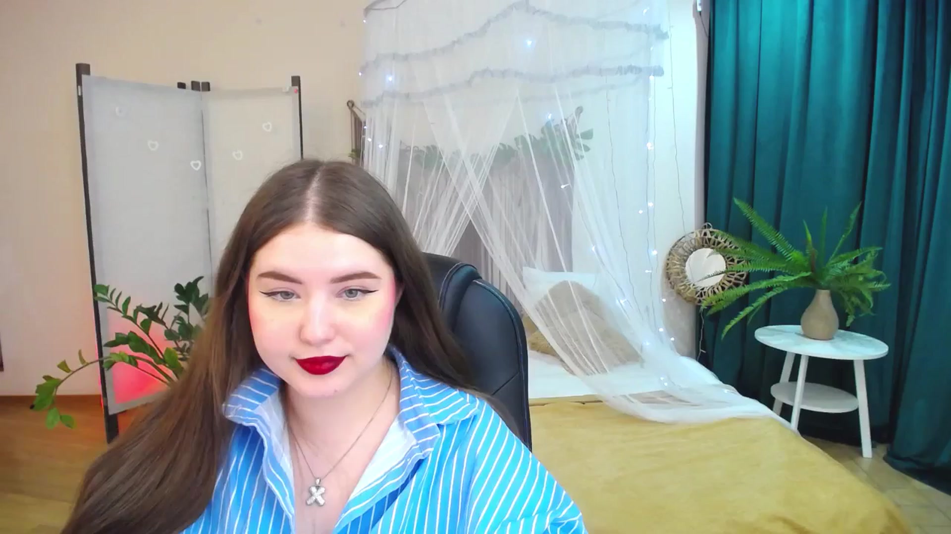 Gallery image thumbnail from AdmireMyEyes's myfreecams stream on, 05/15/2025, 08:38 image 5 of 20