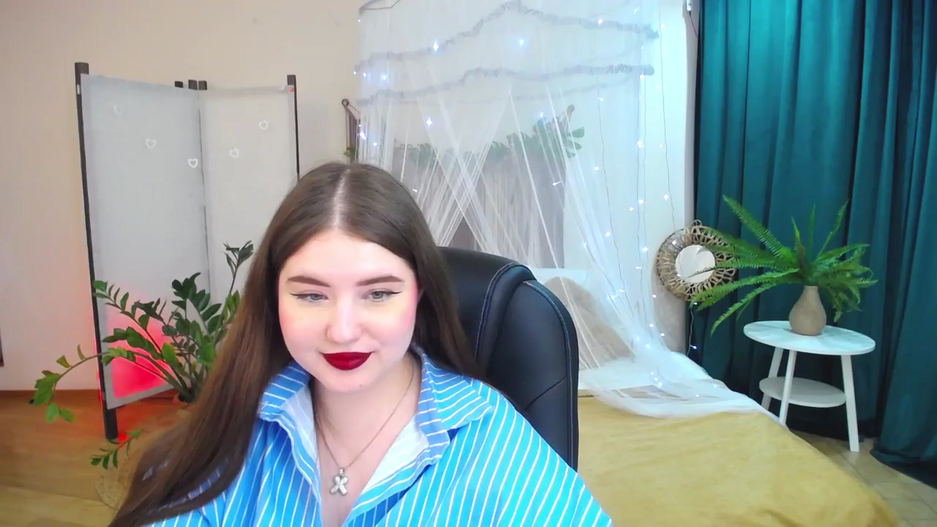 Gallery image thumbnail from AdmireMyEyes's myfreecams stream on, 05/15/2025, 08:38 image 15 of 20