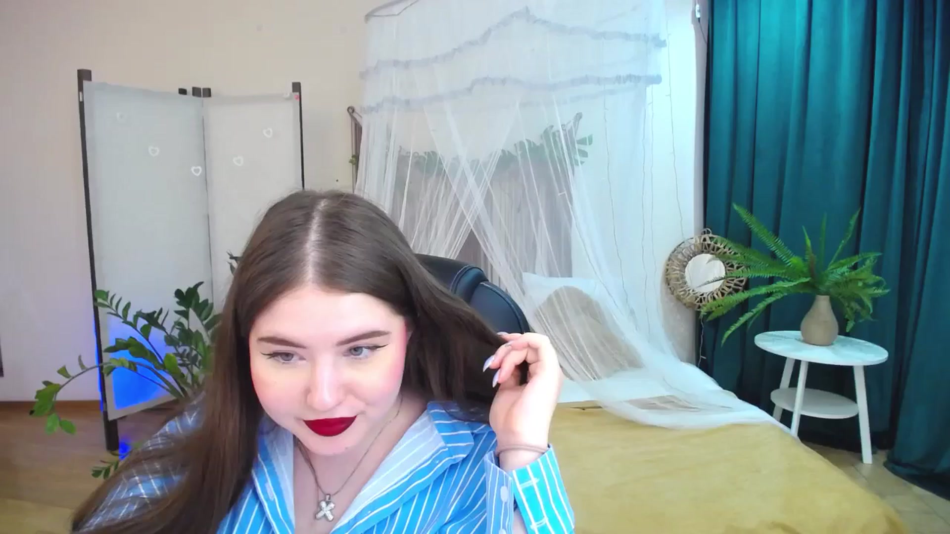 Gallery image thumbnail from AdmireMyEyes's myfreecams stream on, 05/15/2025, 09:01 image 17 of 20