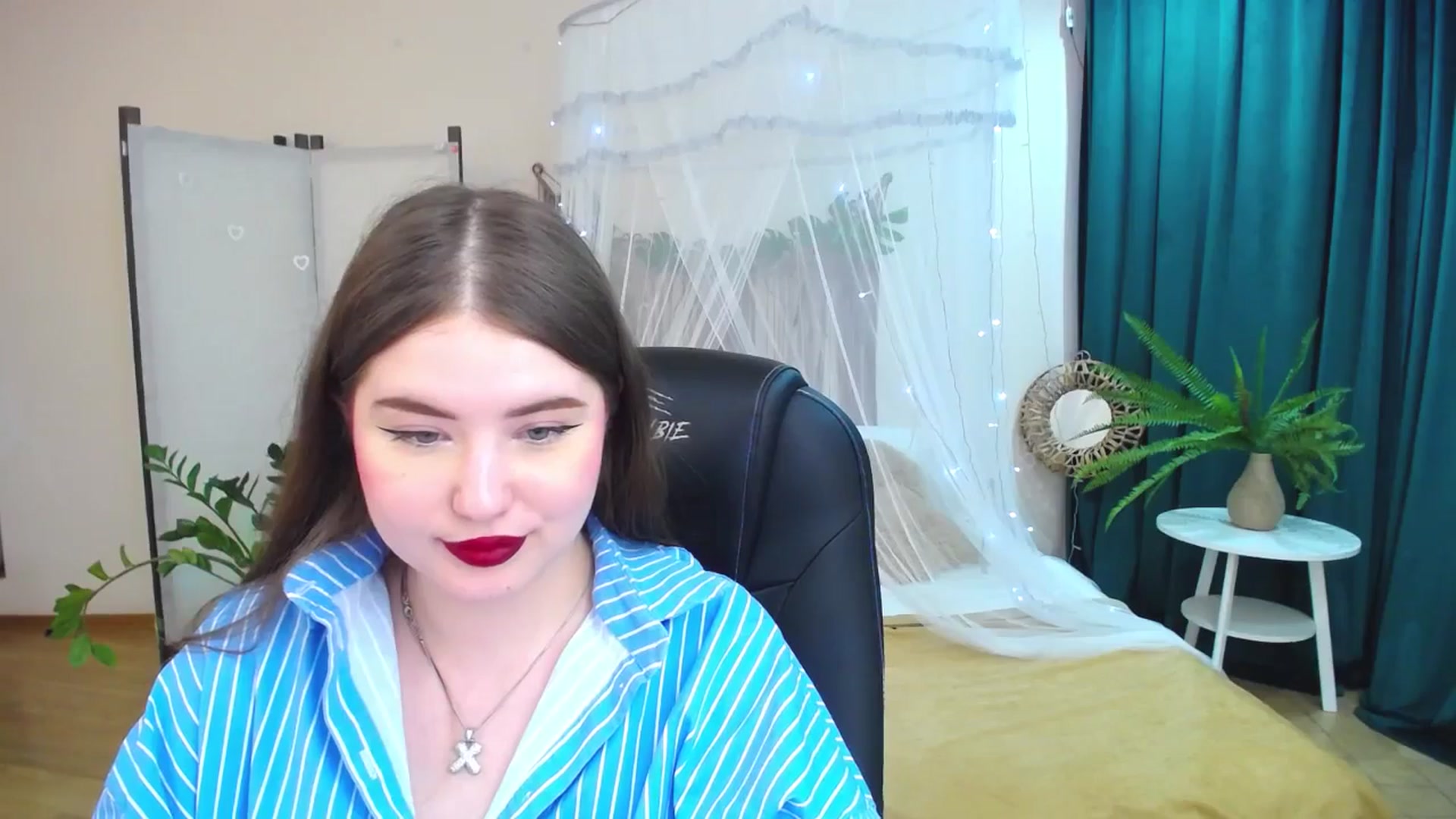 Gallery image thumbnail from AdmireMyEyes's myfreecams stream on, 05/15/2025, 09:01 image 3 of 20