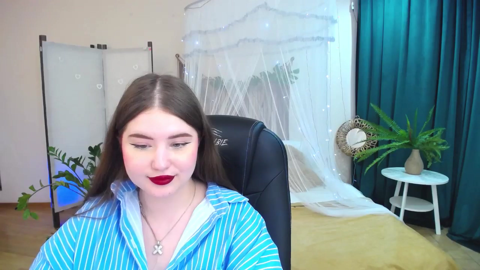 Gallery image thumbnail from AdmireMyEyes's myfreecams stream on, 05/15/2025, 09:01 image 7 of 20