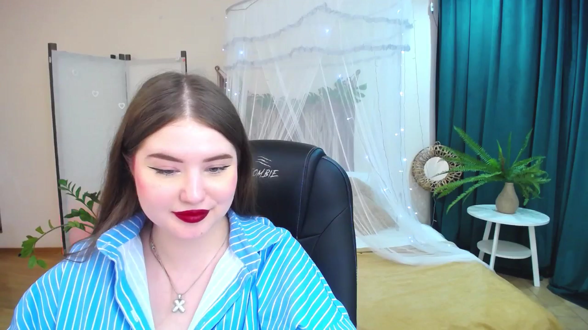 Gallery image thumbnail from AdmireMyEyes's myfreecams stream on, 05/15/2025, 09:01 image 2 of 20