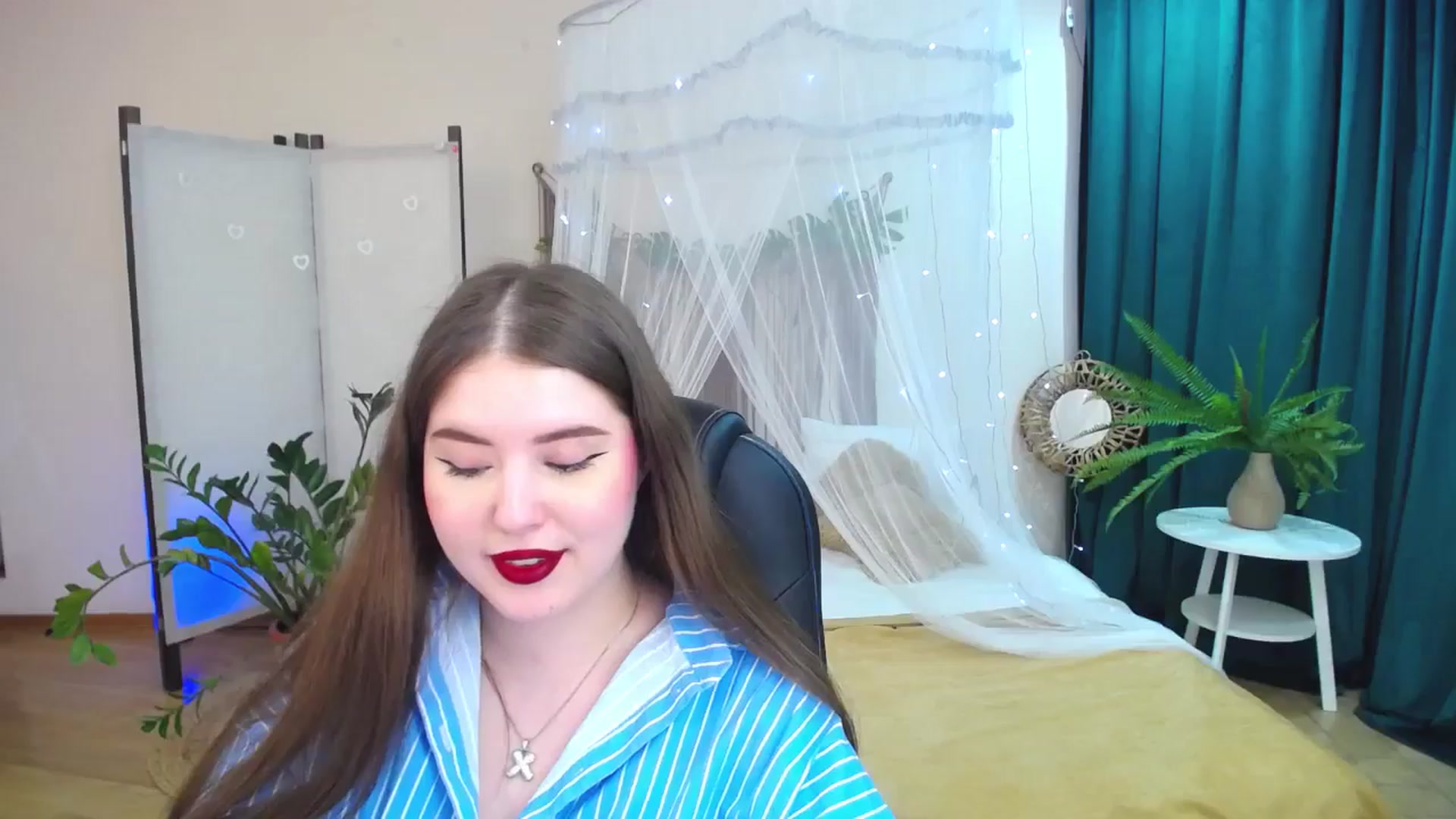 Gallery image thumbnail from AdmireMyEyes's myfreecams stream on, 05/15/2025, 09:01 image 18 of 20