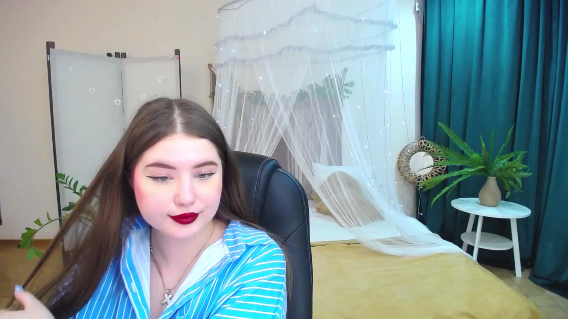 Gallery image thumbnail from AdmireMyEyes's myfreecams stream on, 05/15/2025, 09:01 image 12 of 20