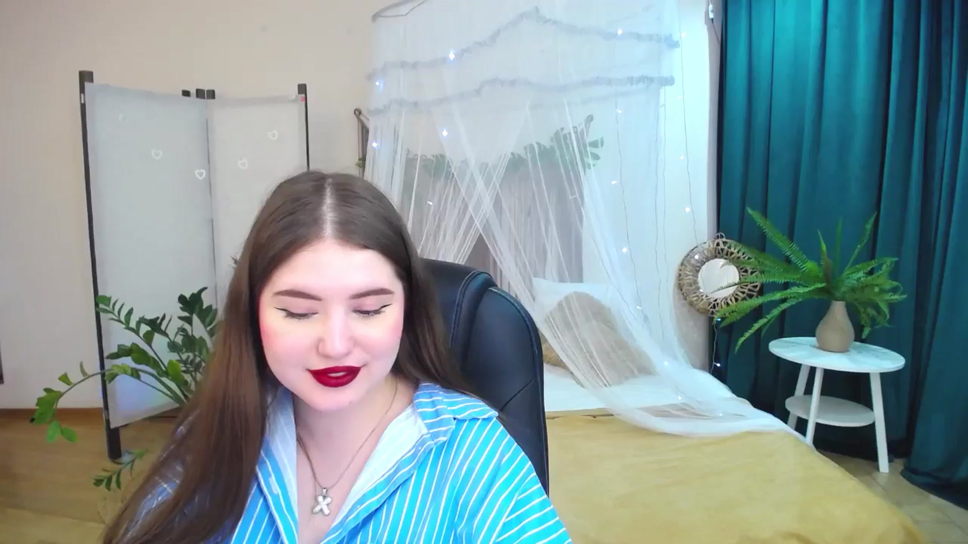 Gallery image thumbnail from AdmireMyEyes's myfreecams stream on, 05/15/2025, 09:01 image 15 of 20