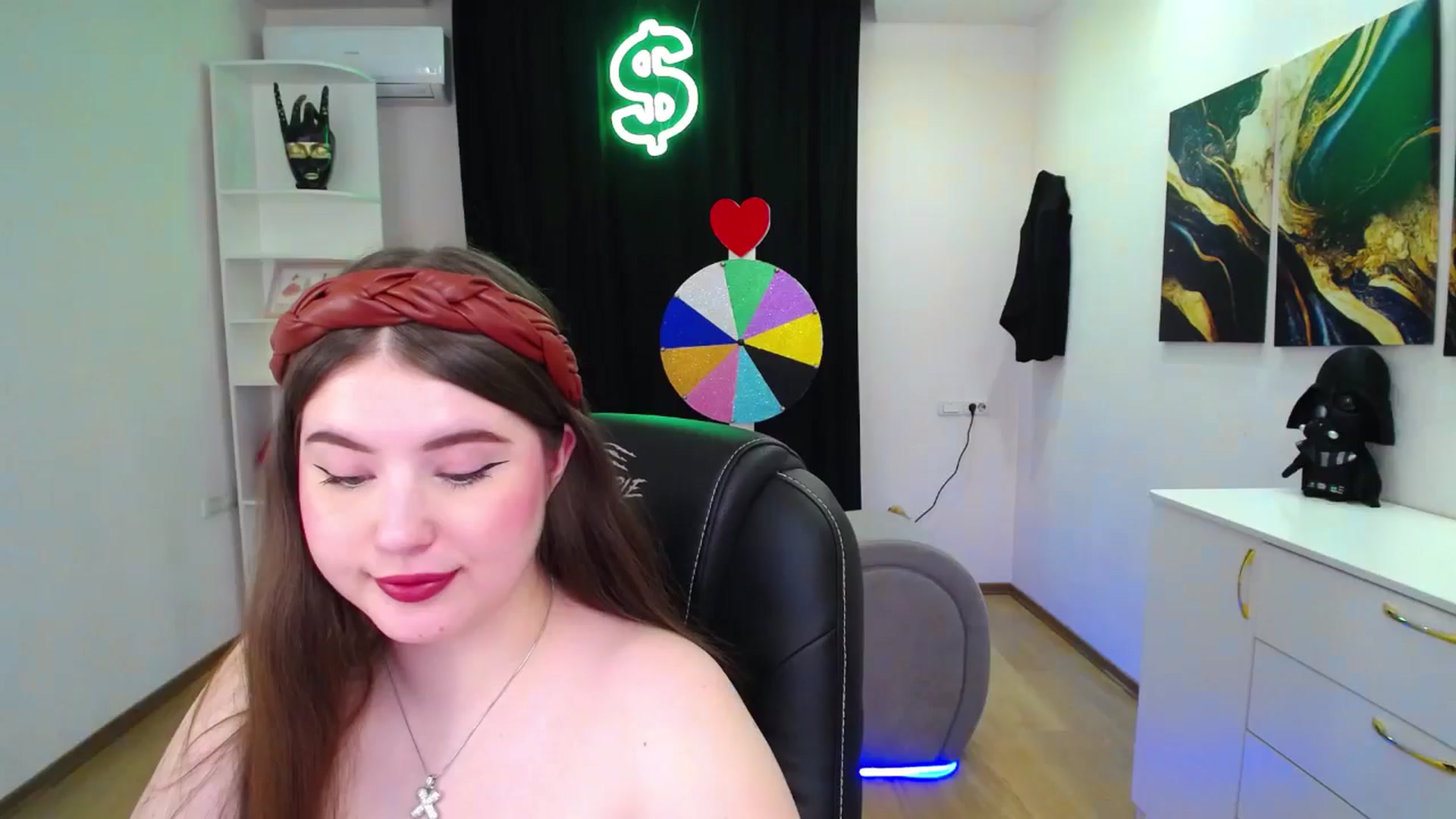 Gallery image thumbnail from AdmireMyEyes's myfreecams stream on, 05/16/2025, 21:35 image 13 of 20