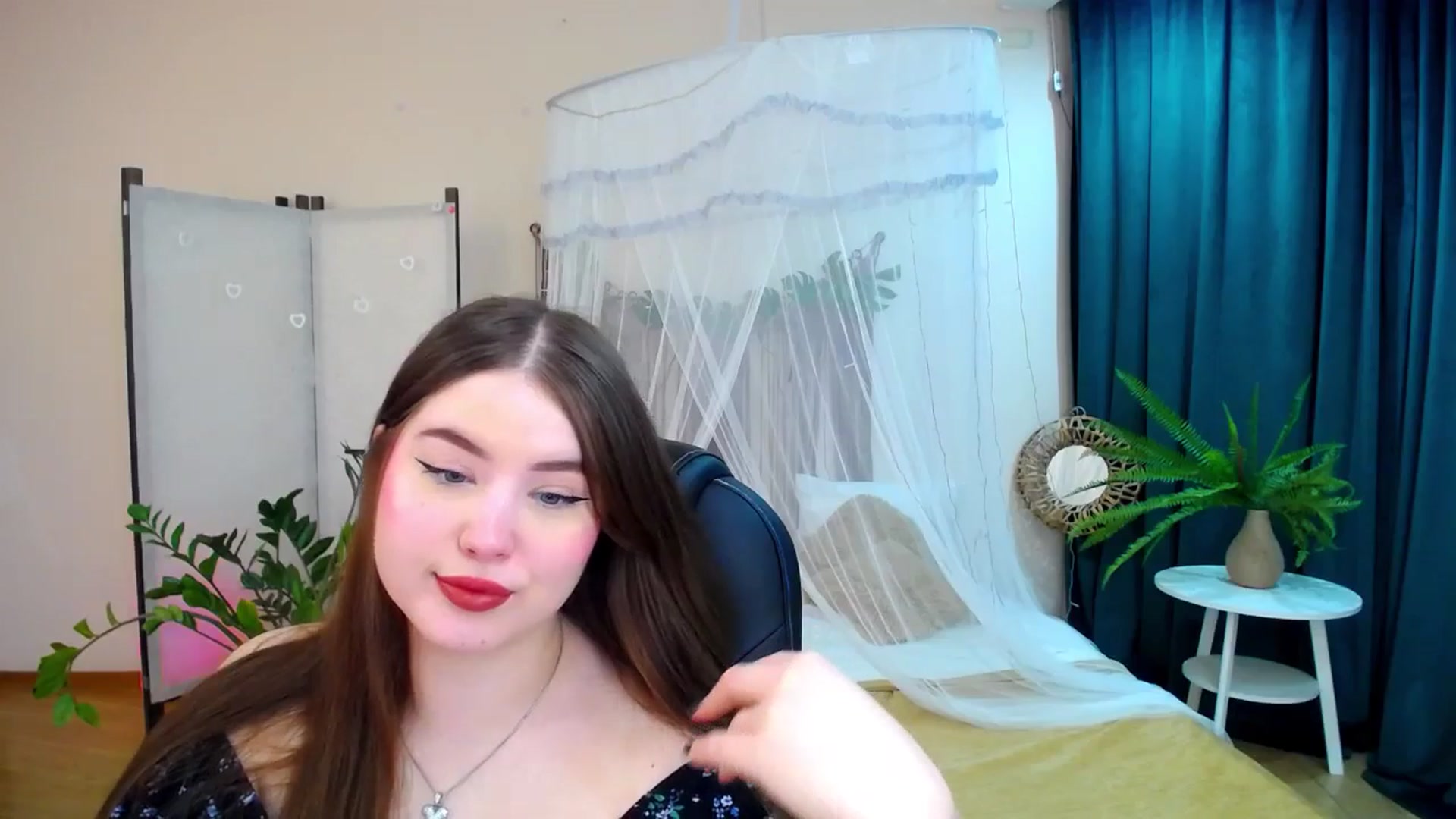 Gallery image thumbnail from AdmireMyEyes's myfreecams stream on, 05/17/2025, 18:57 image 9 of 20