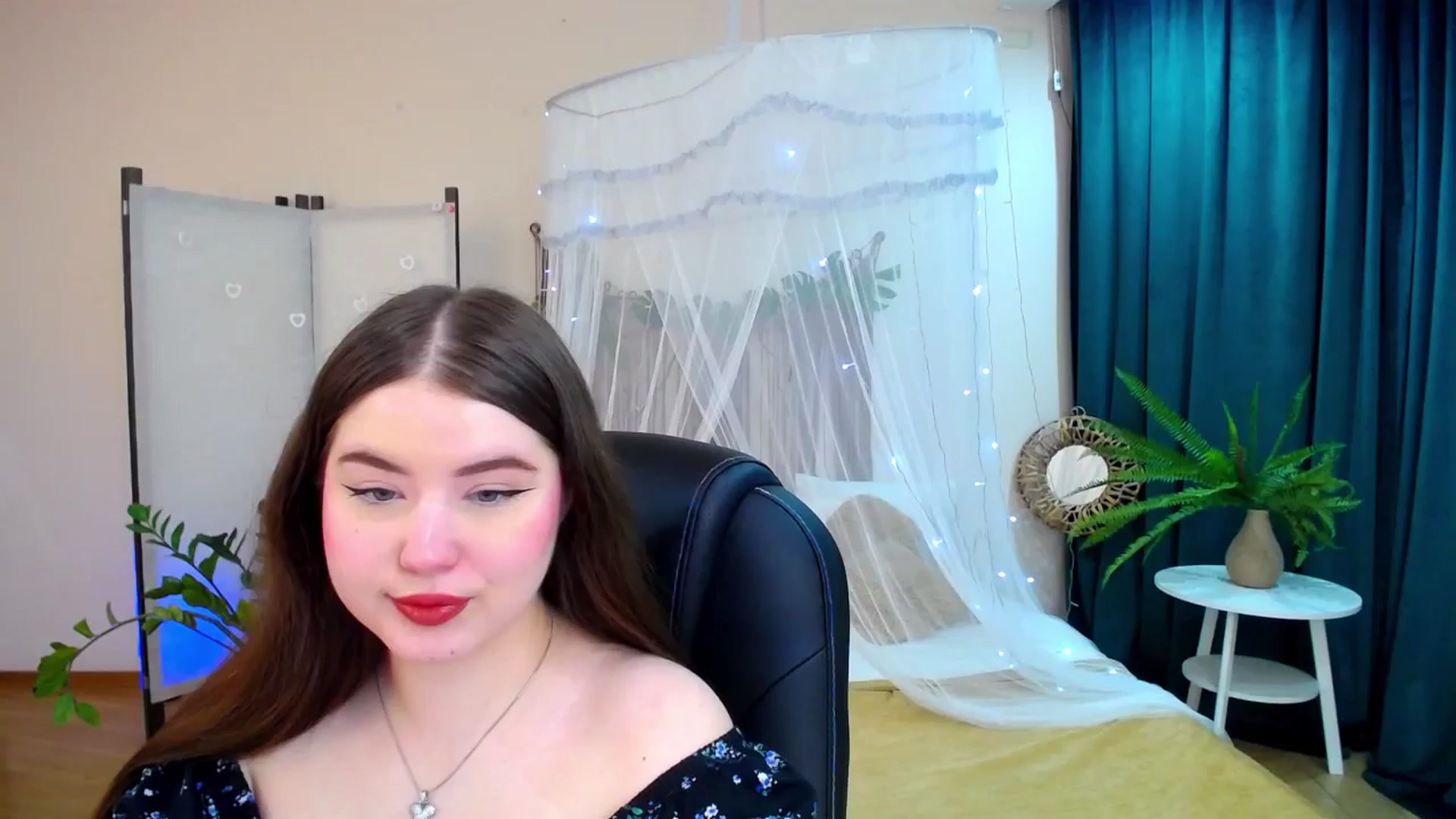 Gallery image thumbnail from AdmireMyEyes's myfreecams stream on, 05/17/2025, 18:57 image 7 of 20