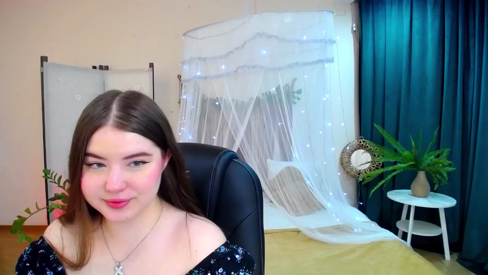 Gallery image thumbnail from AdmireMyEyes's myfreecams stream on, 05/17/2025, 18:57 image 4 of 20